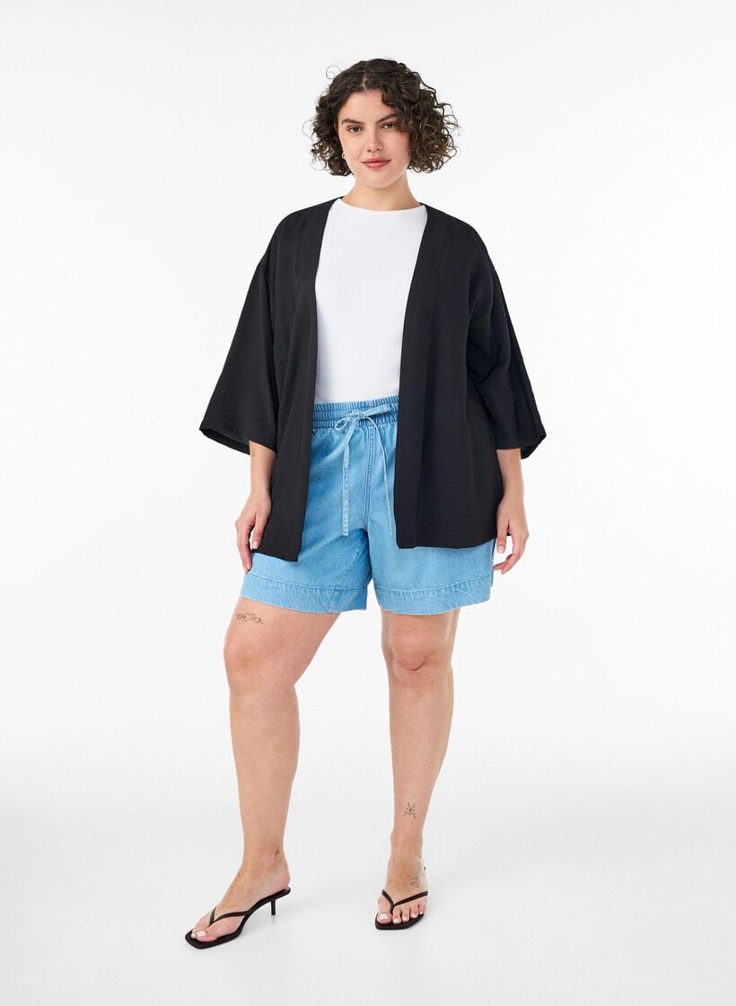 Kort kimono i viskose med 3/4-&aelig;rmer, Sort, Model image number 1