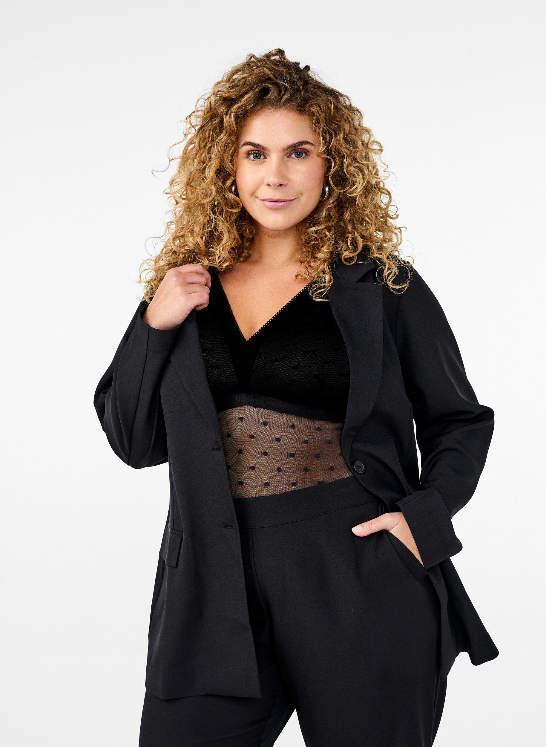 Zizzi Bodystocking med prikket mesh og udtagelige puder, Black, Model image number 0