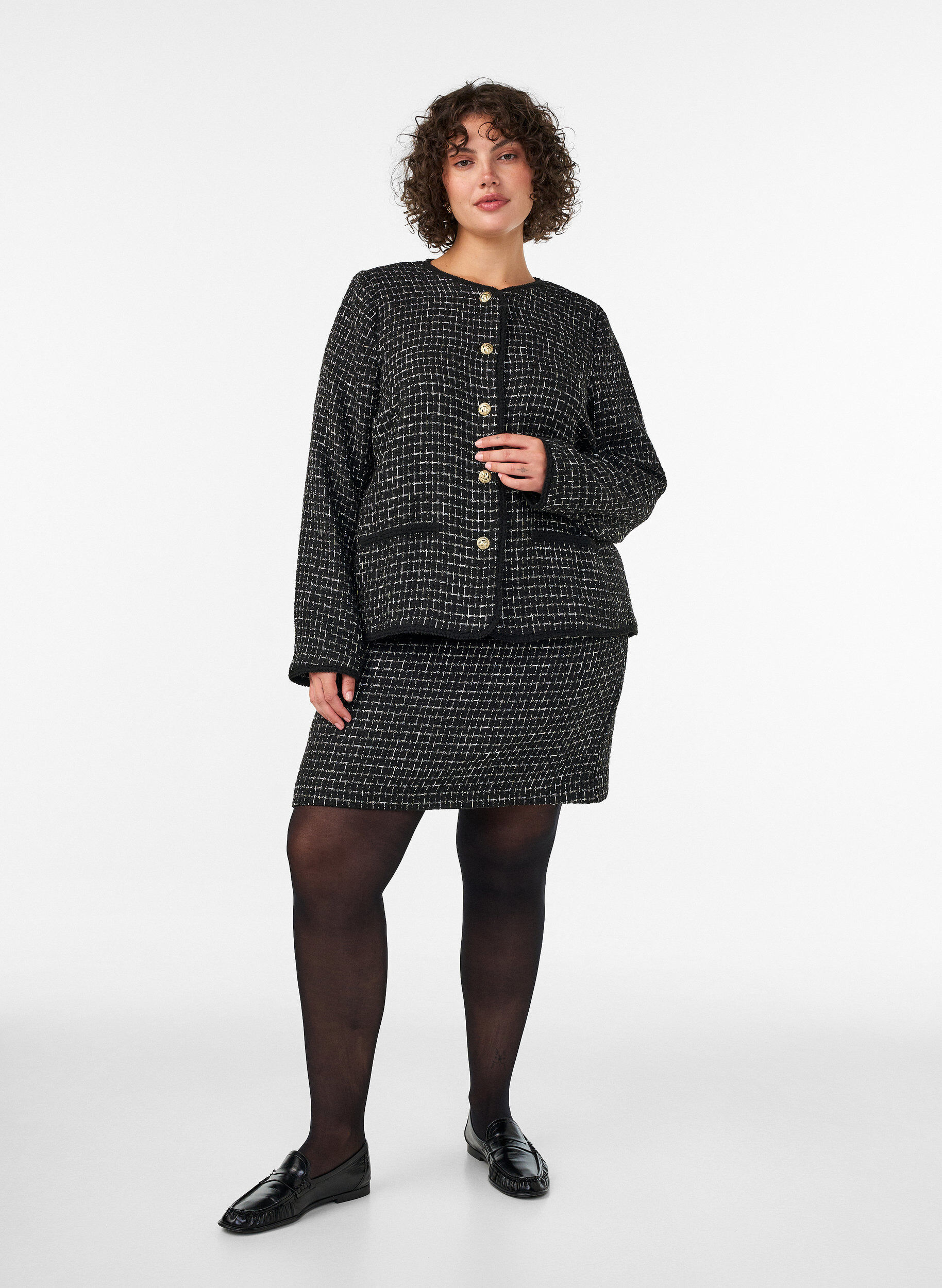 ZizziKort nederdel i boucl&eacute;, Sort, Model image number 1