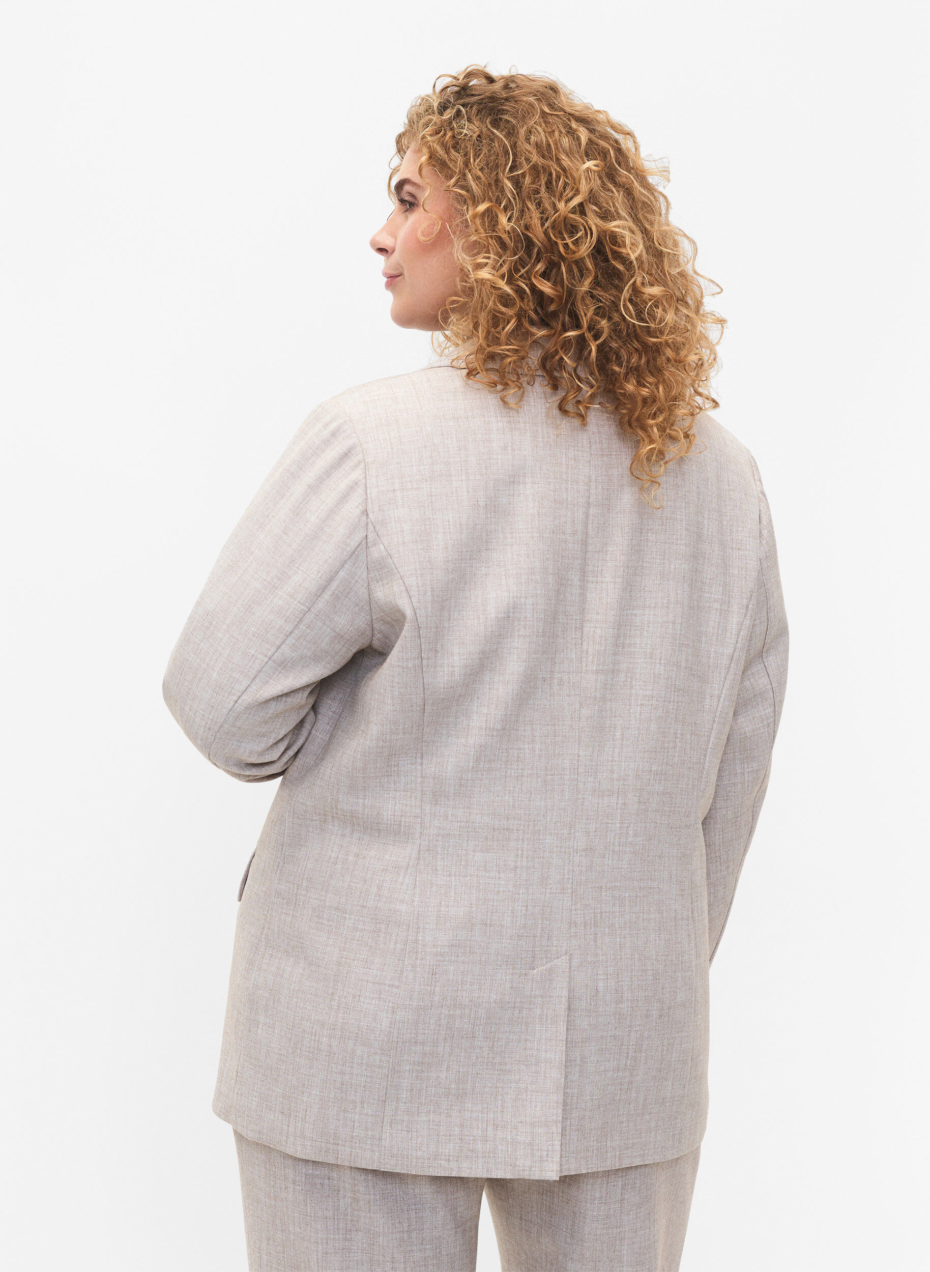 Zizzi Meleret blazer med knaplukning, String, Model image number 1