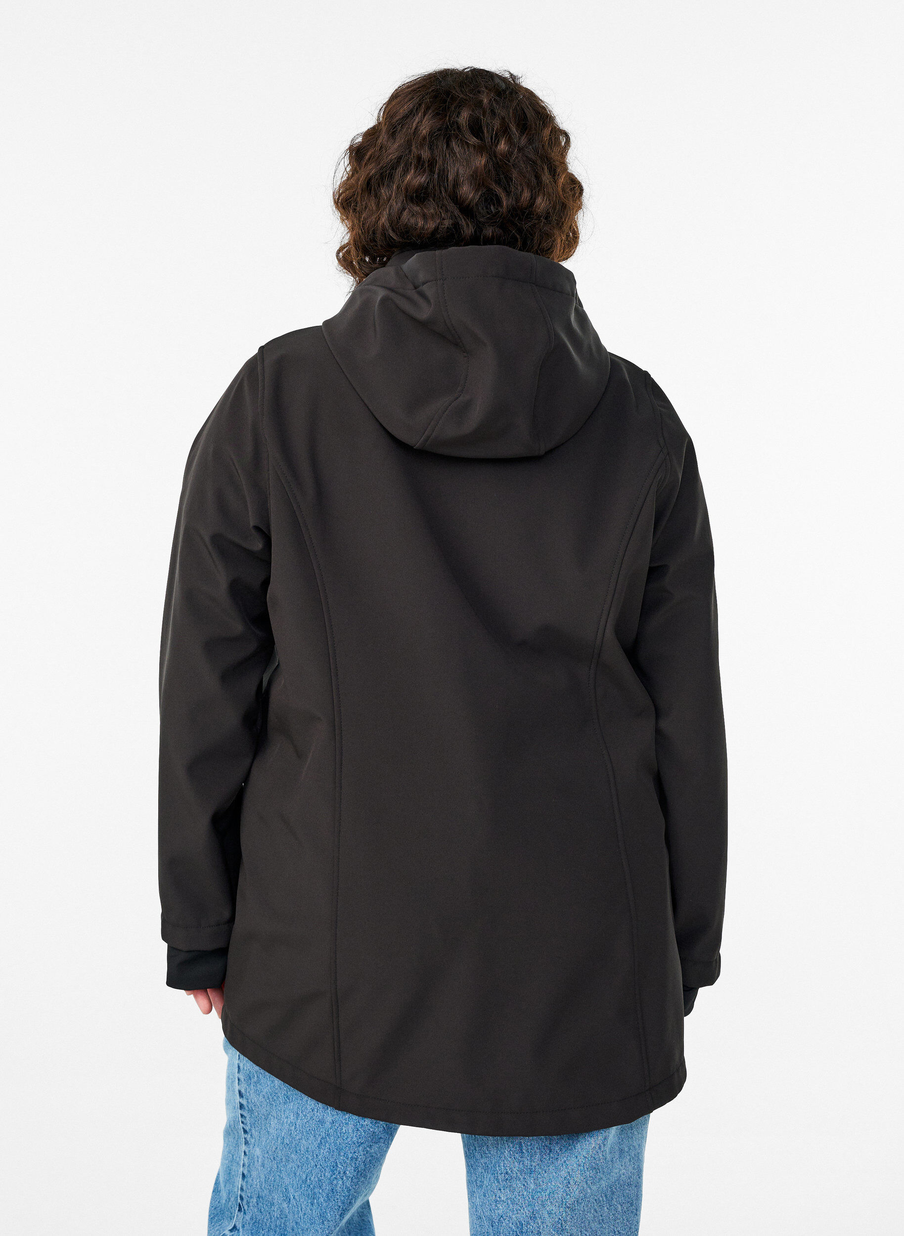 Zizzi Kort softshell jakke med aftagelig h&aelig;tte, Sort, Model image number 2
