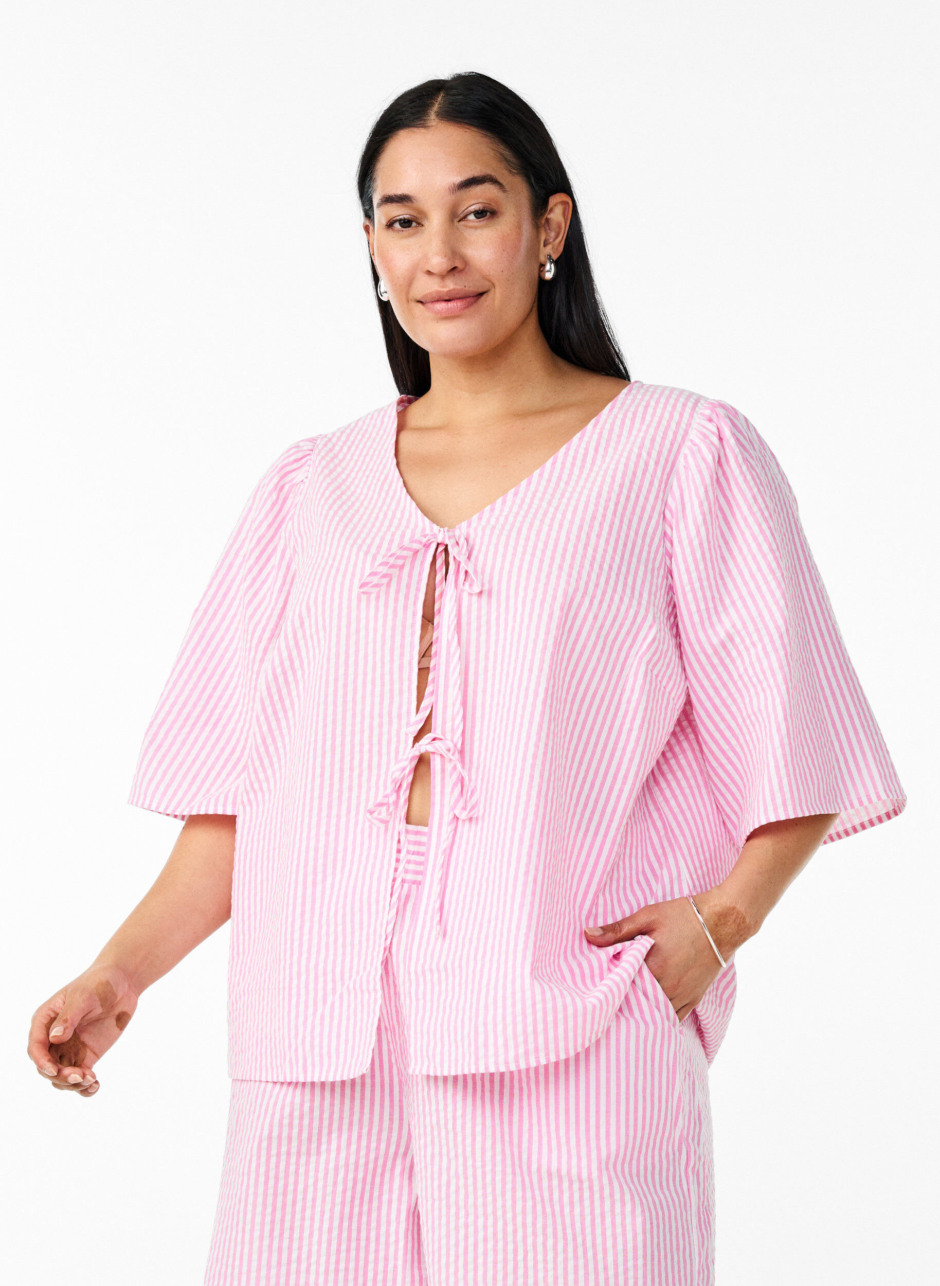 Zizzi FLASH - Stribet bluse med sl&oslash;jfer, Lyser&oslash;d, Model image number 0