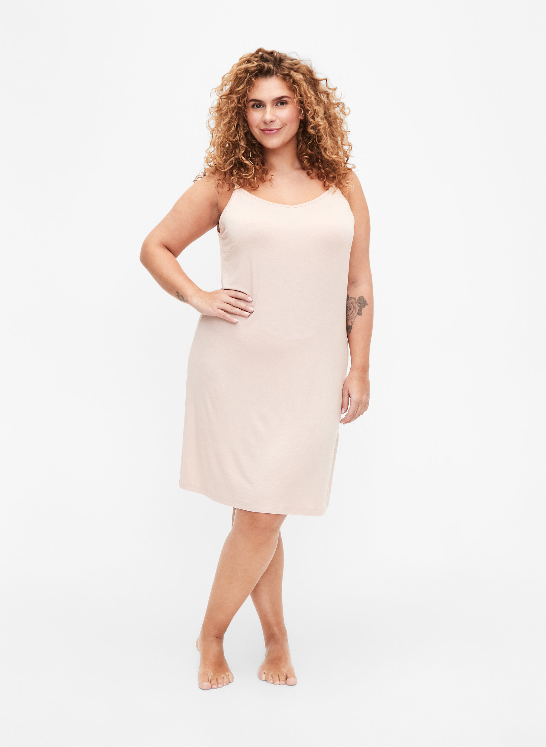 Zizzi Ensfarvet underkjole i viskose, Vanilla, Model image number 1