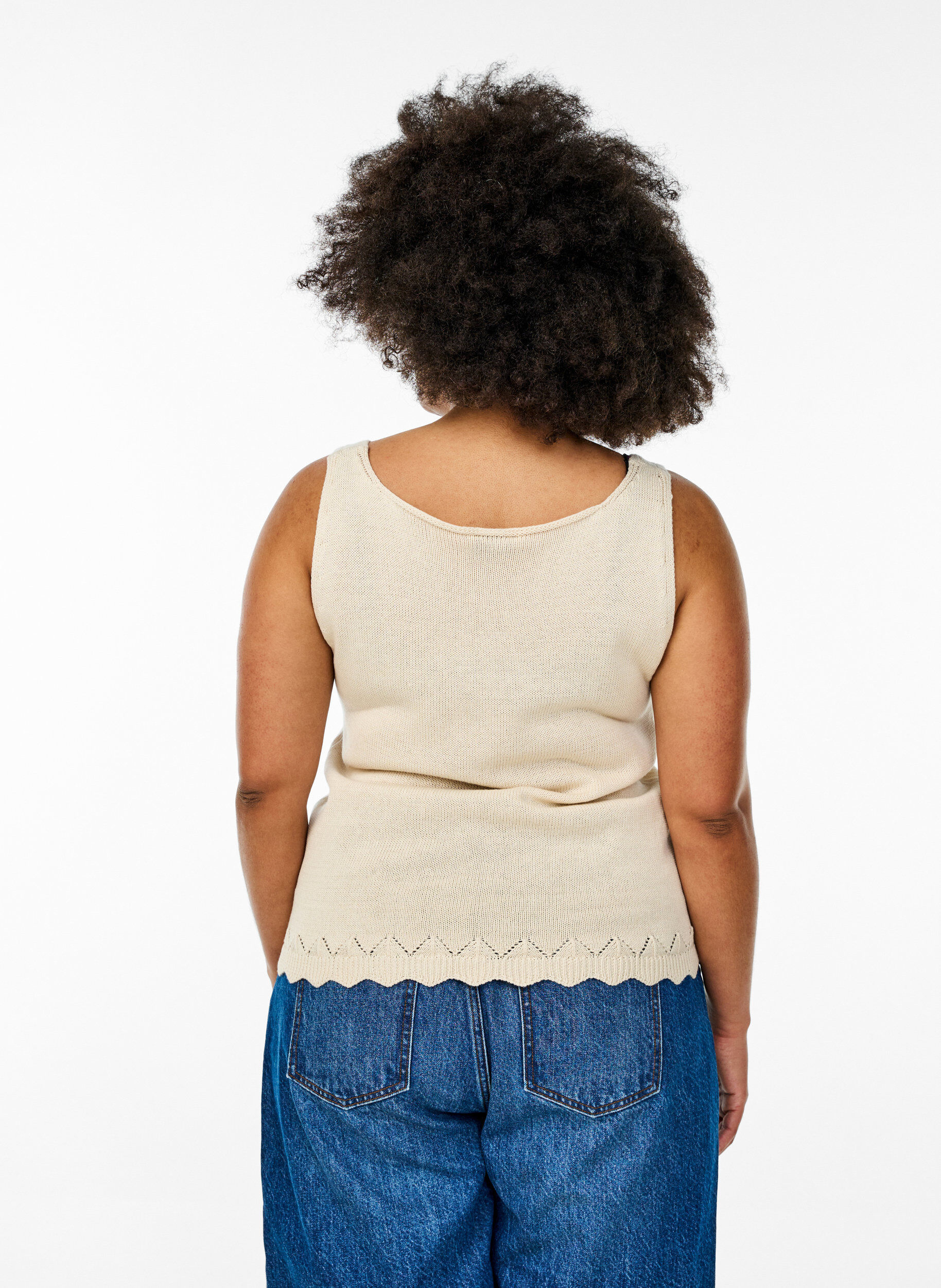 Zizzi &AElig;rmel&oslash;s strikket top med b&oslash;lgekant, Sandshell, Model image number 1