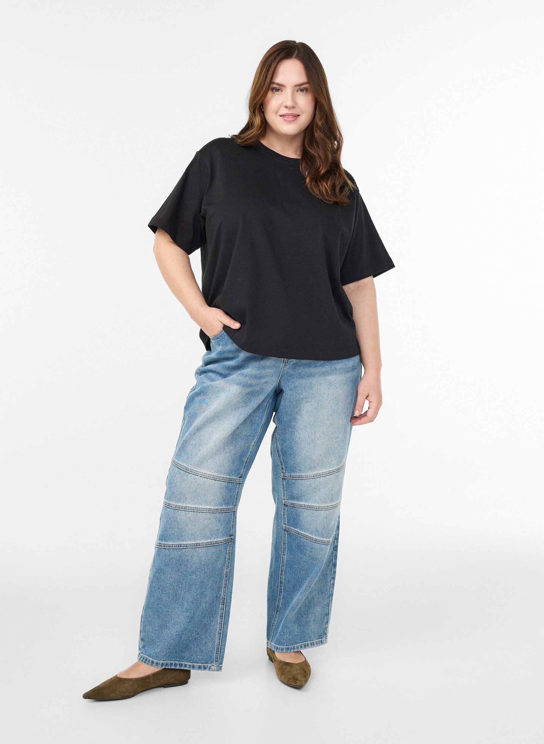 Zizzi Boxy t-shirt i bomuld, Sort, Model image number 1