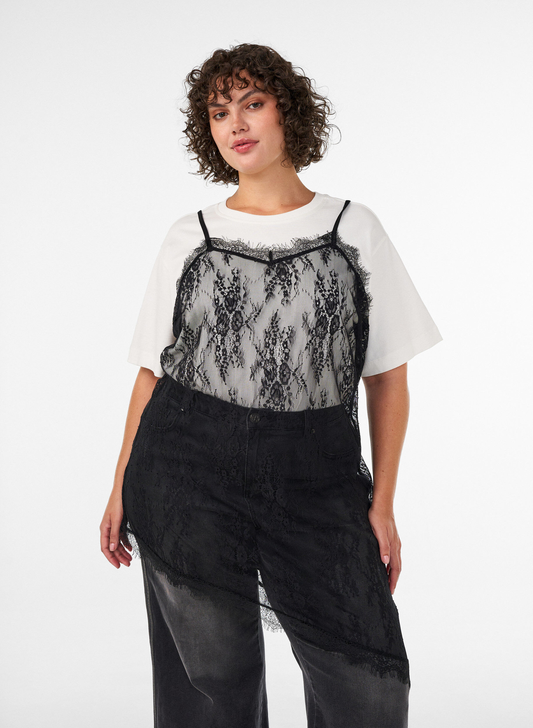 ZizziBlondekjole med asymmetrisk snit, Sort, Model image number 0