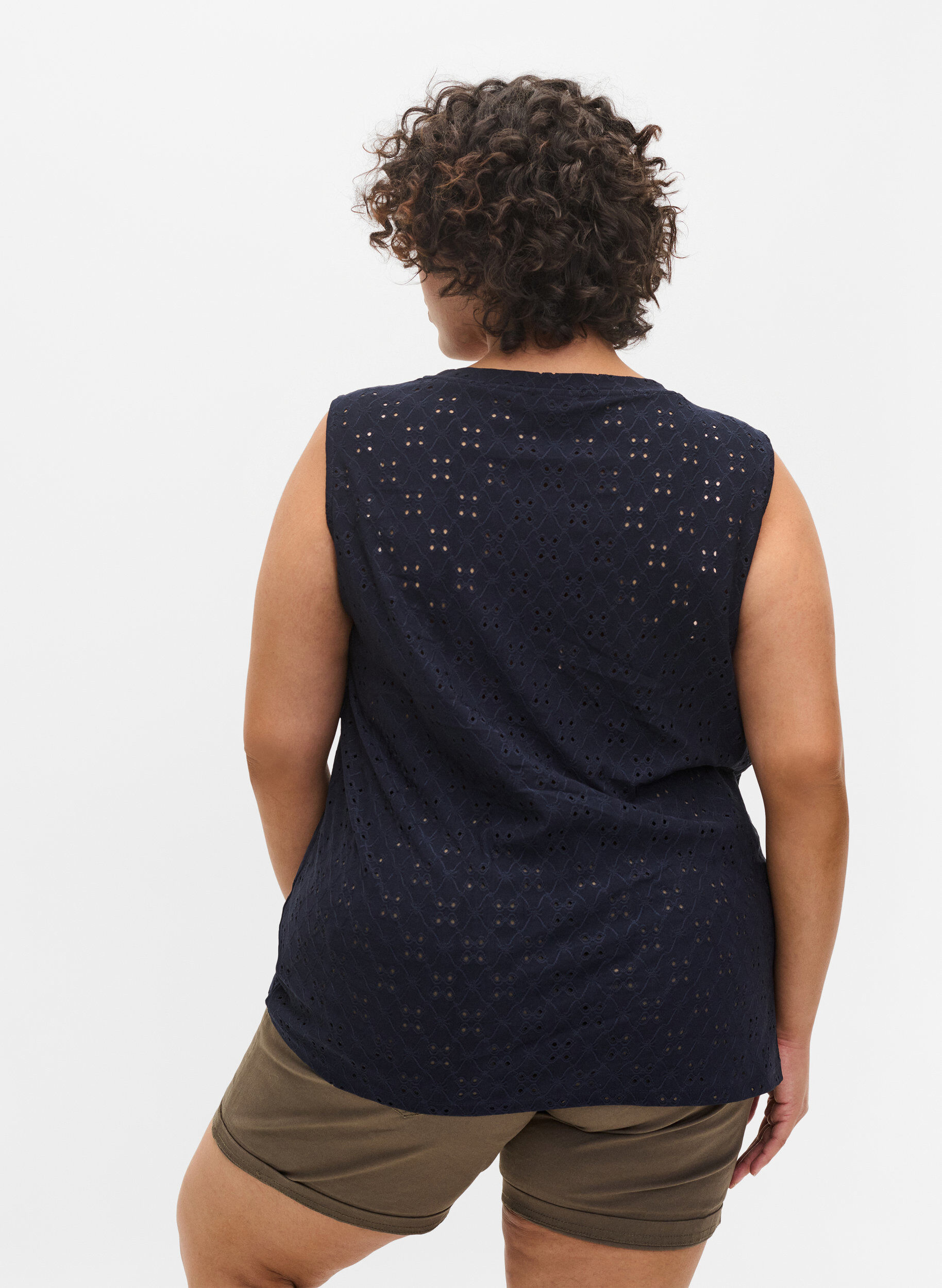 Zizzi Top med broderi anglaise, Night Sky, Model image number 1