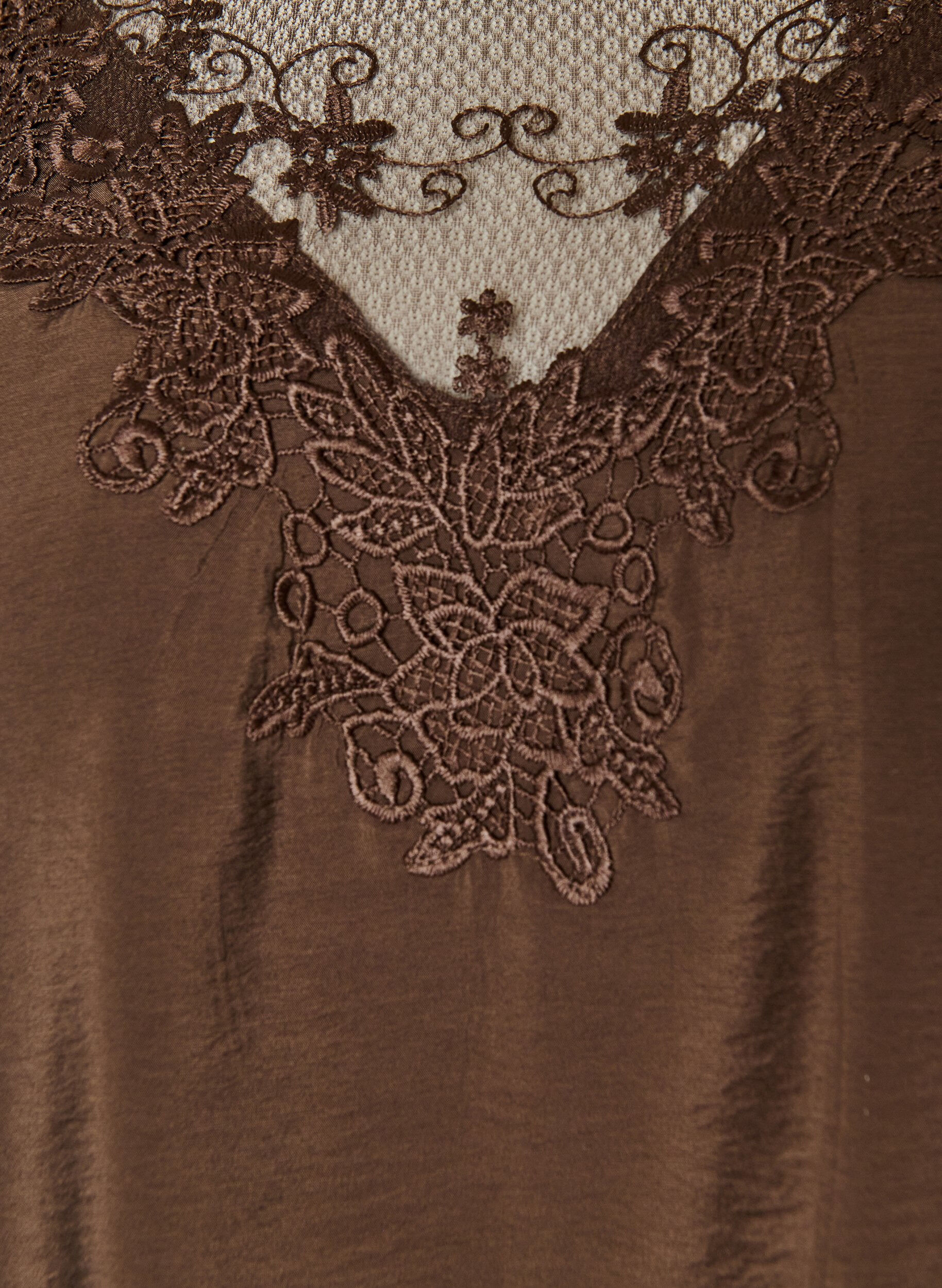 ZizziBluse med 3/4 &aelig;rmer og blondedetalje, Brun, Packshot image number 2