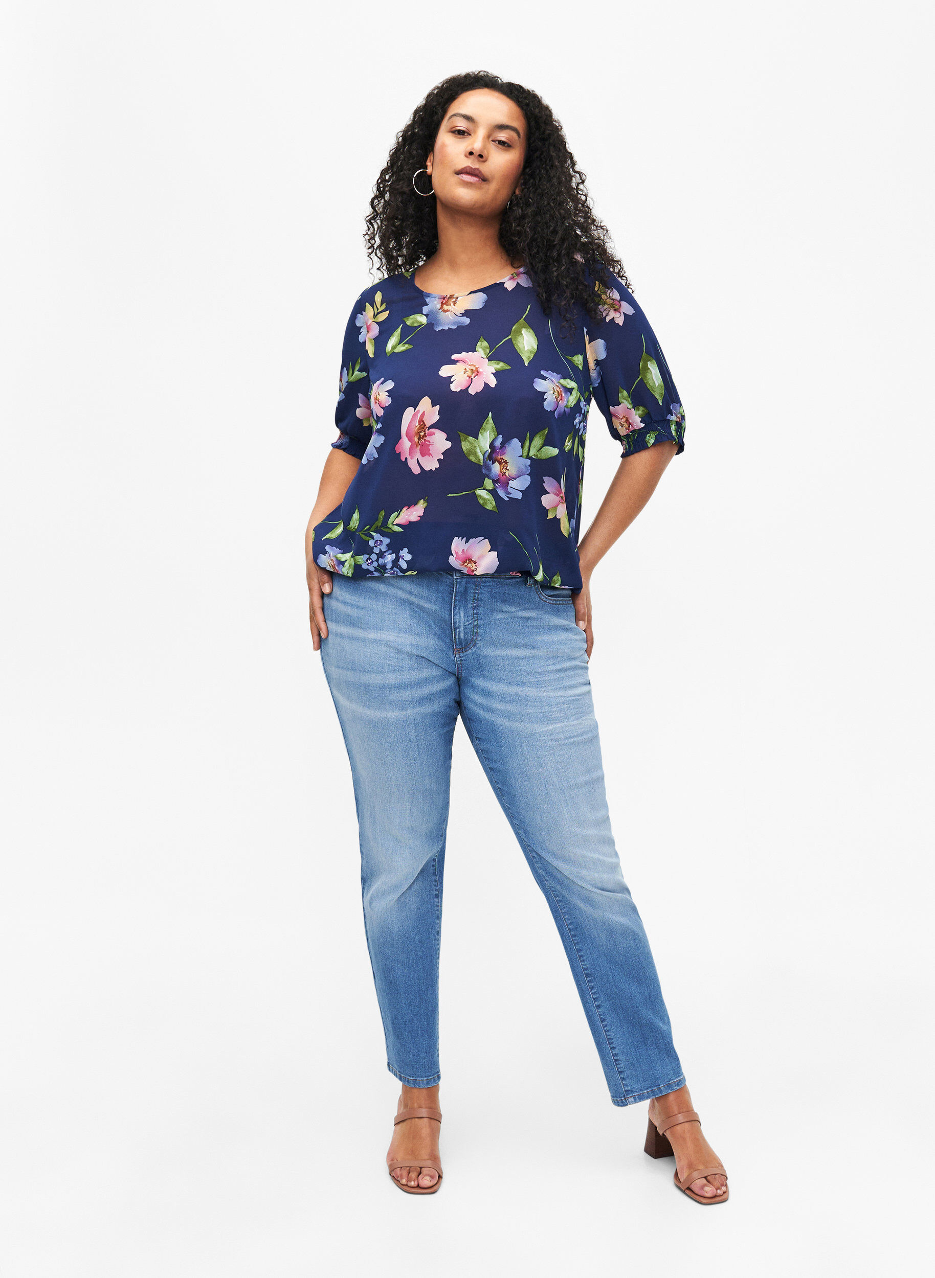Zizzi Blomstret bluse med smock, Blueprint Flower AOP, Model image number 2