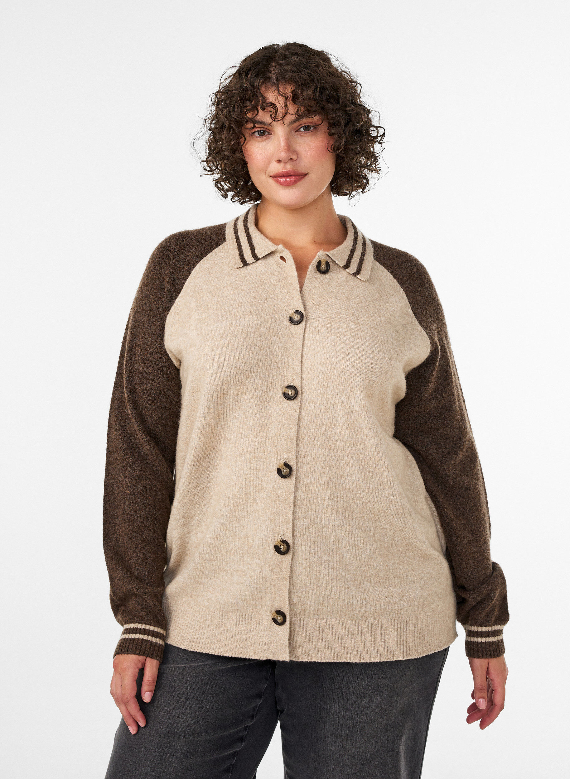 Cardigan med kontrast&aelig;rmer og krave, Beige, Model