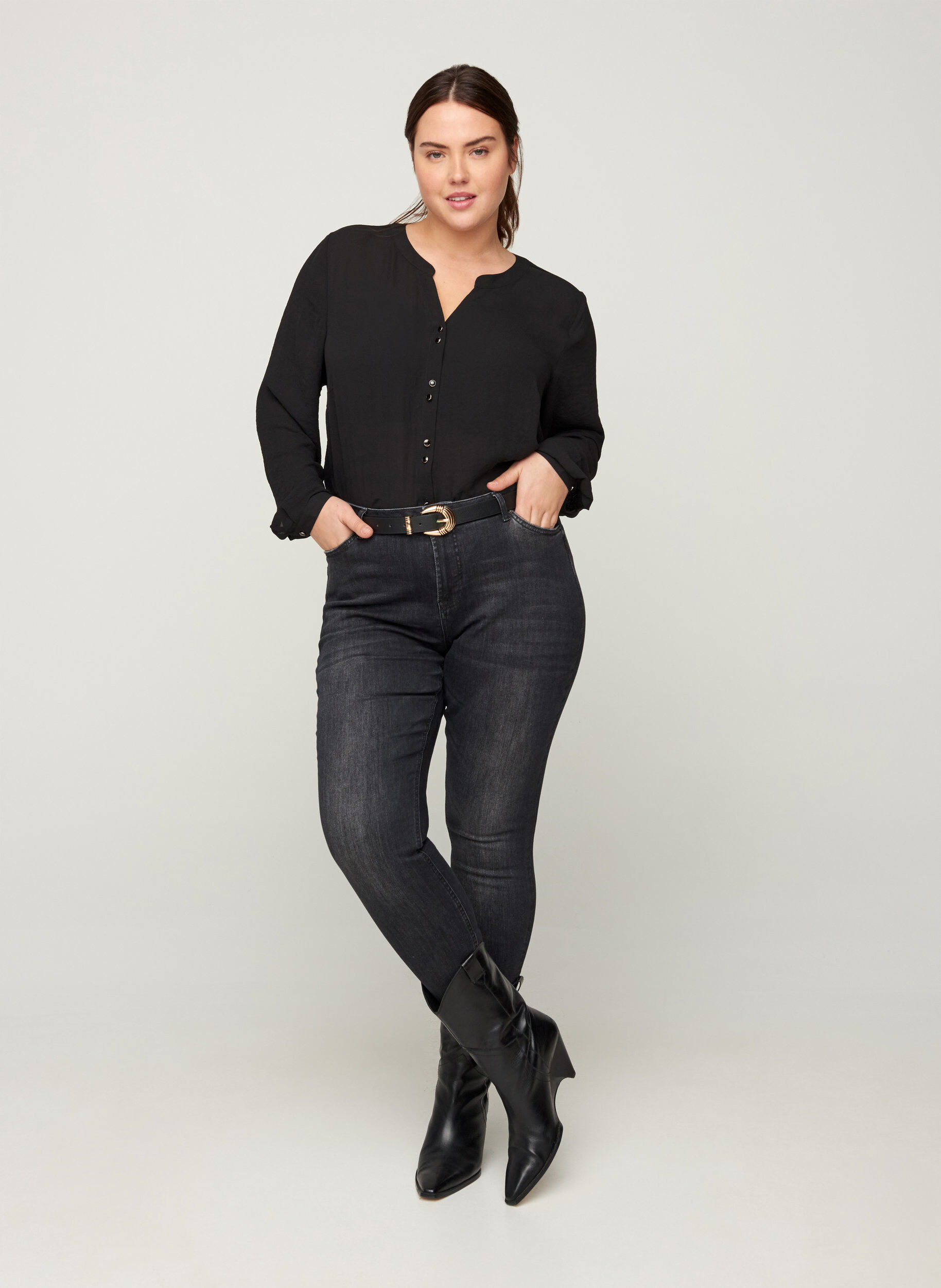 Zizzi Ekstra slim Amy jeans, Grey Denim, Model image number 2
