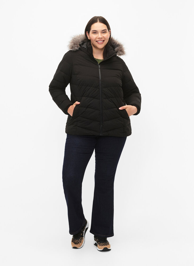 Kort pufferjakke med h&aelig;tte, Sort, Model image number 1