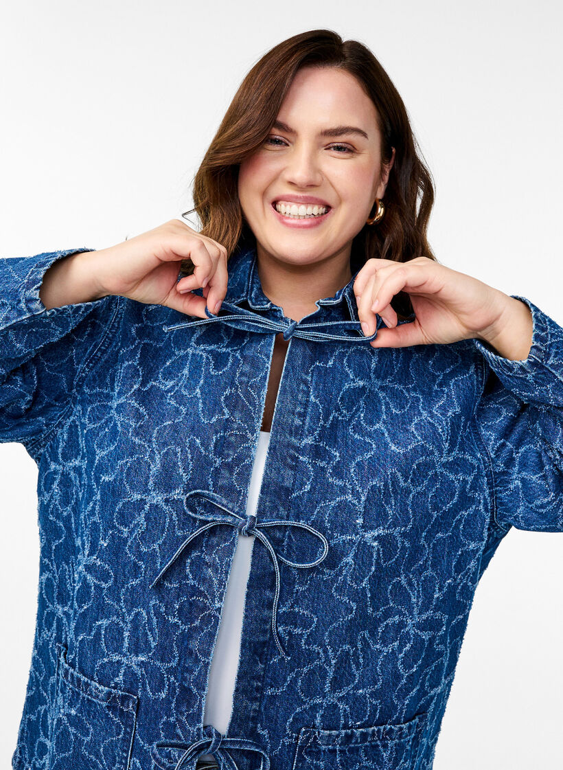 Denimjakke med bindelukning og lommer, Blue Denim Destroy, Model image number 2