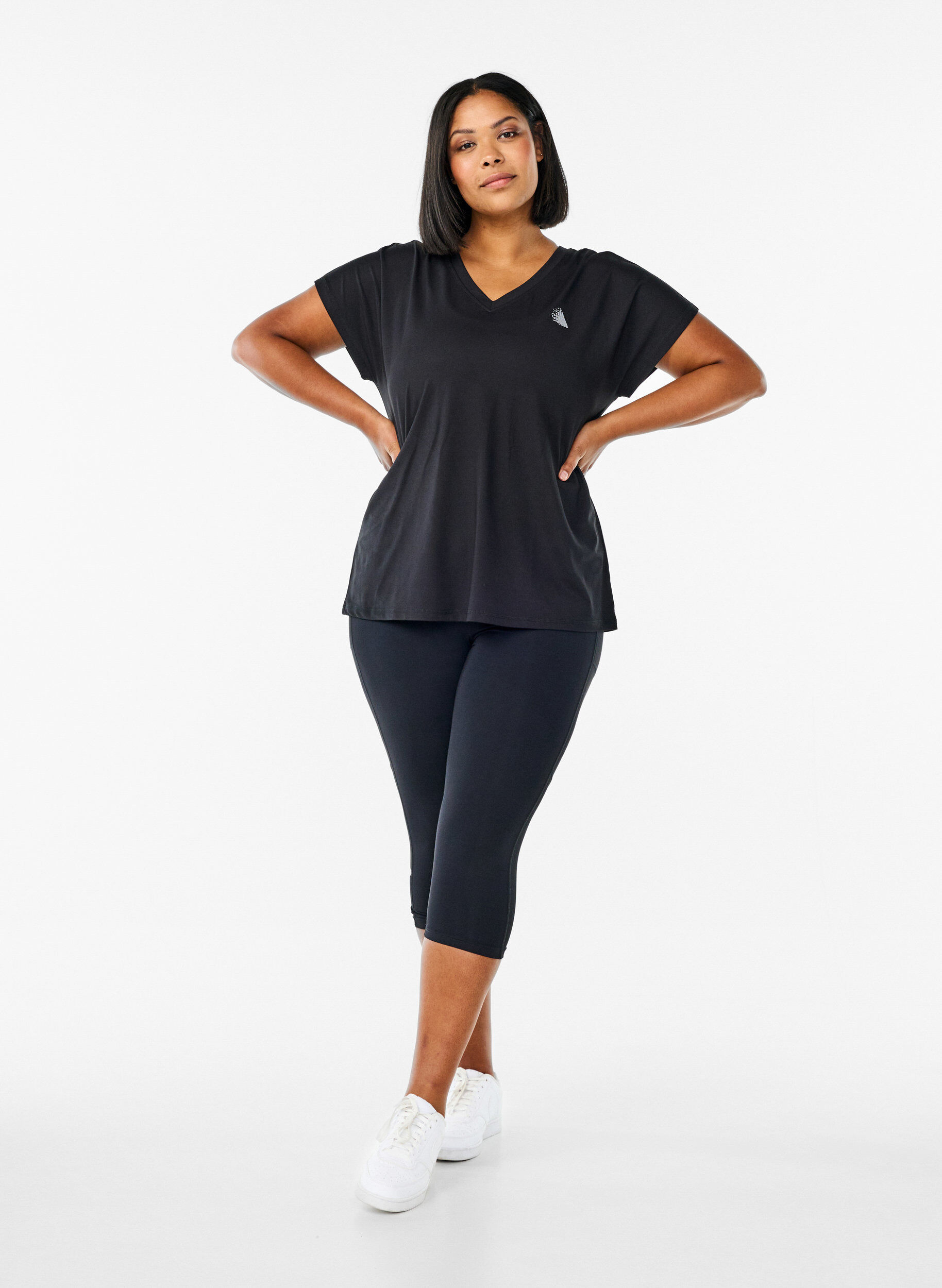 Zizzi L&oslash;s tr&aelig;nings t-shirt med v-hals, Sort, Model image number 1