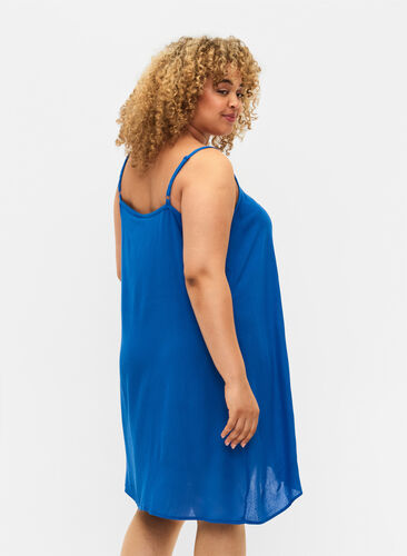 Ensfarvet strop kjole i viskose, Victoria blue, Model image number 1