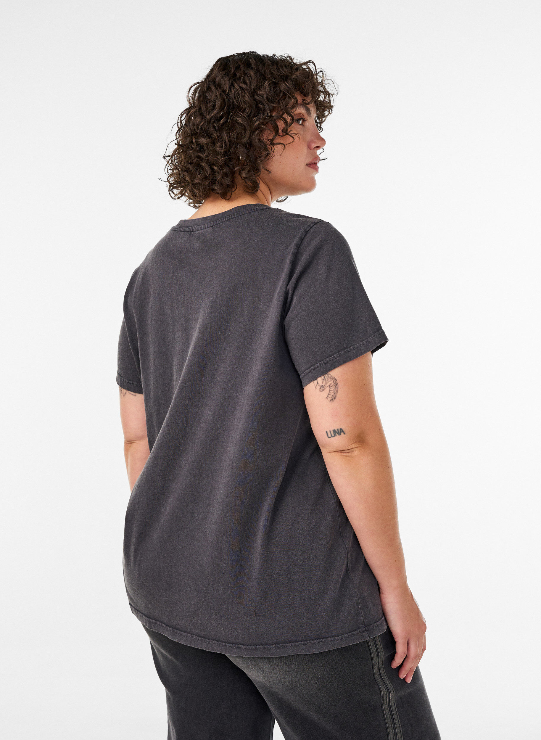ZizziT-shirt i &oslash;kologisk bomuld med motiv, Sort, Model image number 2