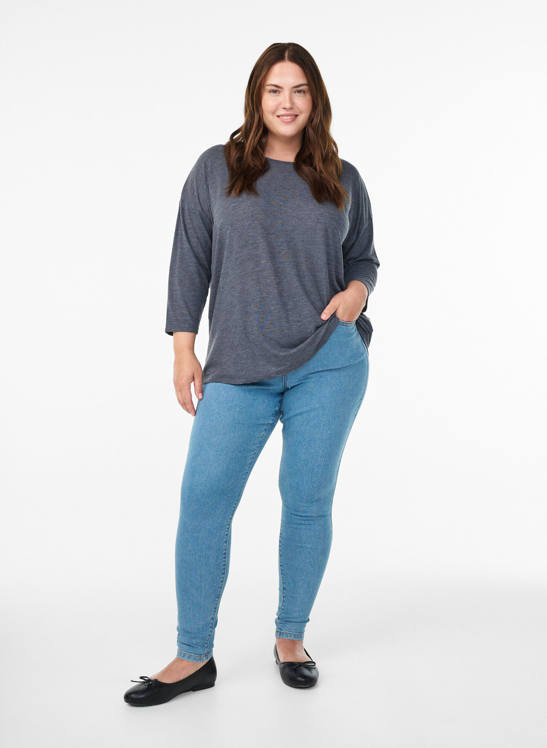 Zizzi Jerseybluse med 3/4 &aelig;rmer, Gr&aring;, Model image number 1