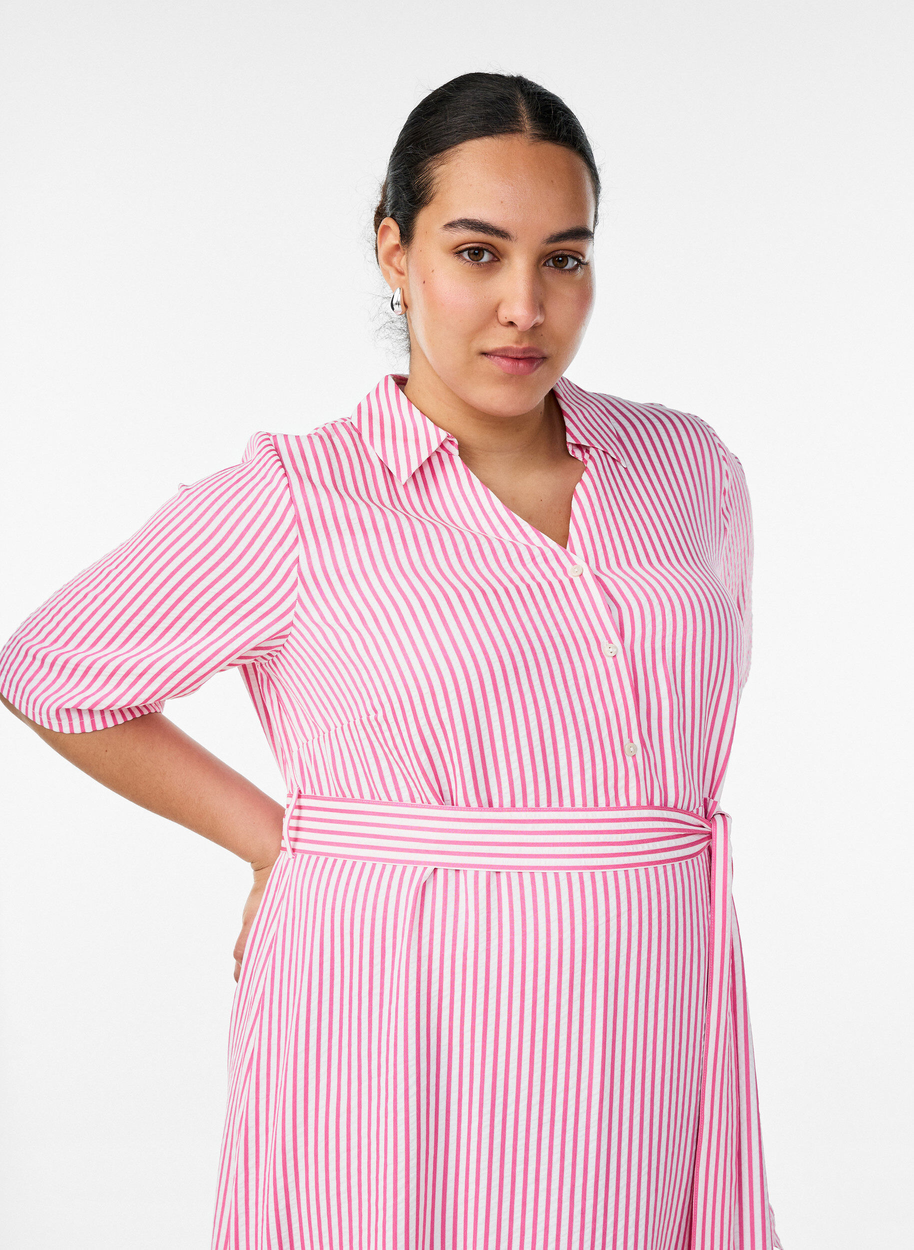 ZizziAnkellang skjortekjole med bindeb&aring;nd og striber, Lyser&oslash;d, Model image number 2