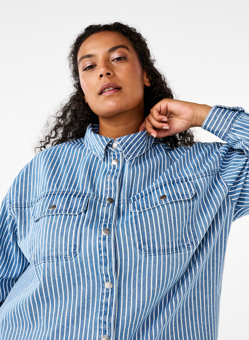 Stribet denimskjorte med brystlommer, Light B.Denim Stripe, Model image number 3