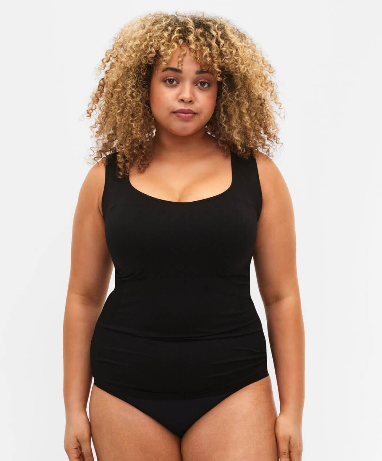 Hvide undertr&oslash;jer