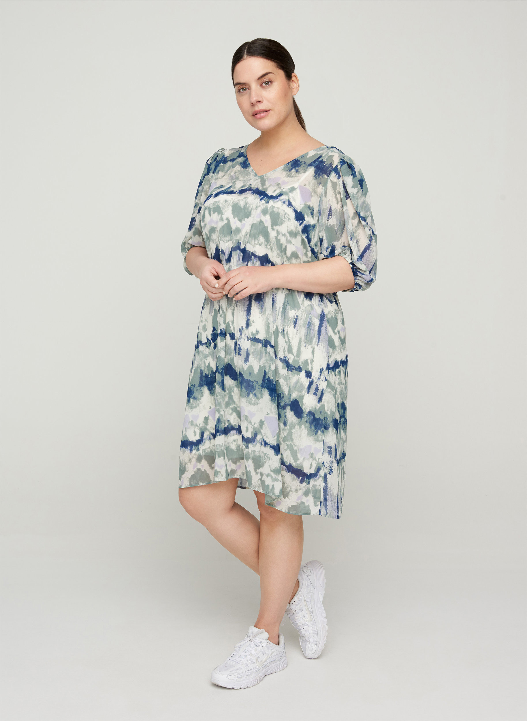 Printet kjole med pufærmer og v-hals, Chinois Green AOP, Model image number 3