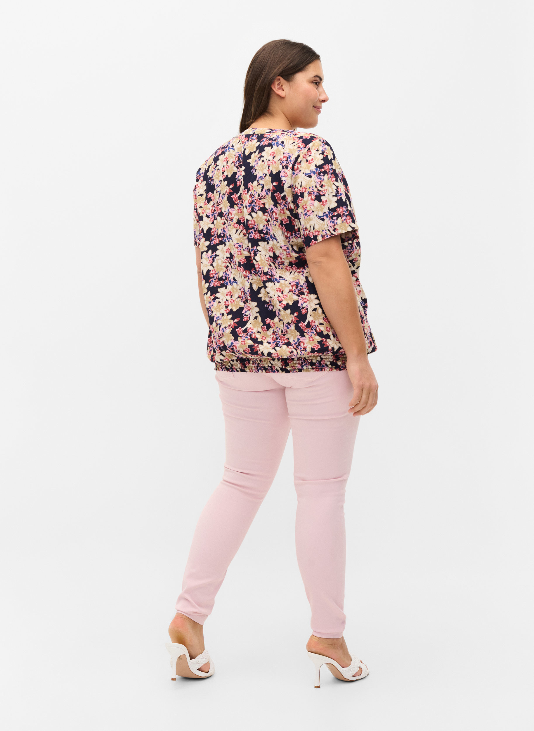 Super slim Amy jeans med høj talje, Chalk Pink, Model image number 1