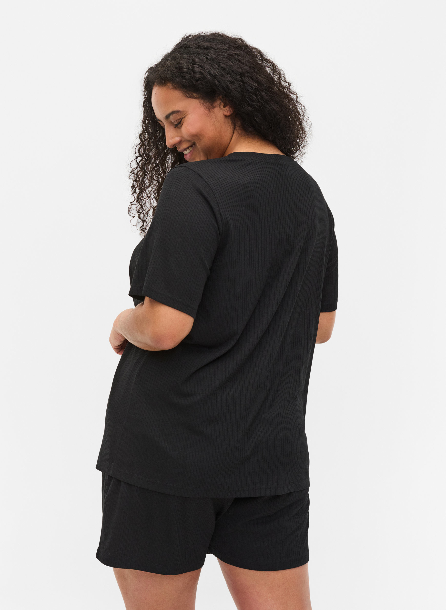 Kortærmet t-shirt i ribkvalitet, Black, Model