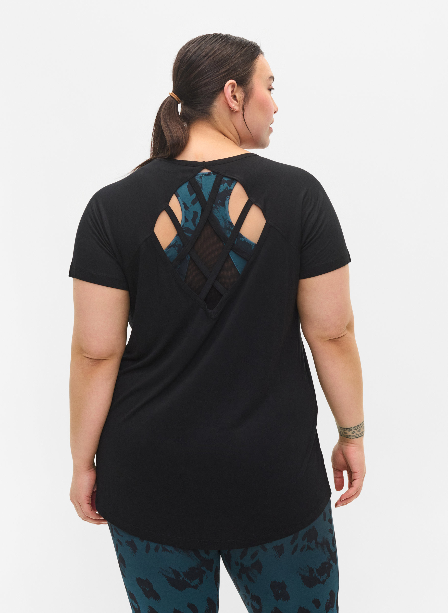 Trænings t-shirt i viskose med ryg-udskæring, Black, Model image number 1