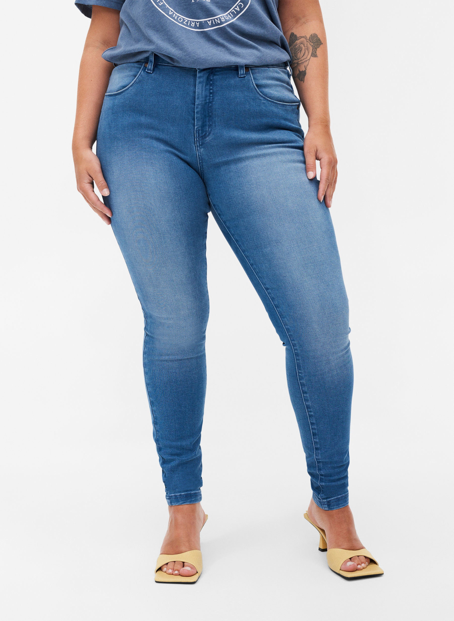 Super slim Amy jeans med høj talje, Lt blue Denim, Model image number 3
