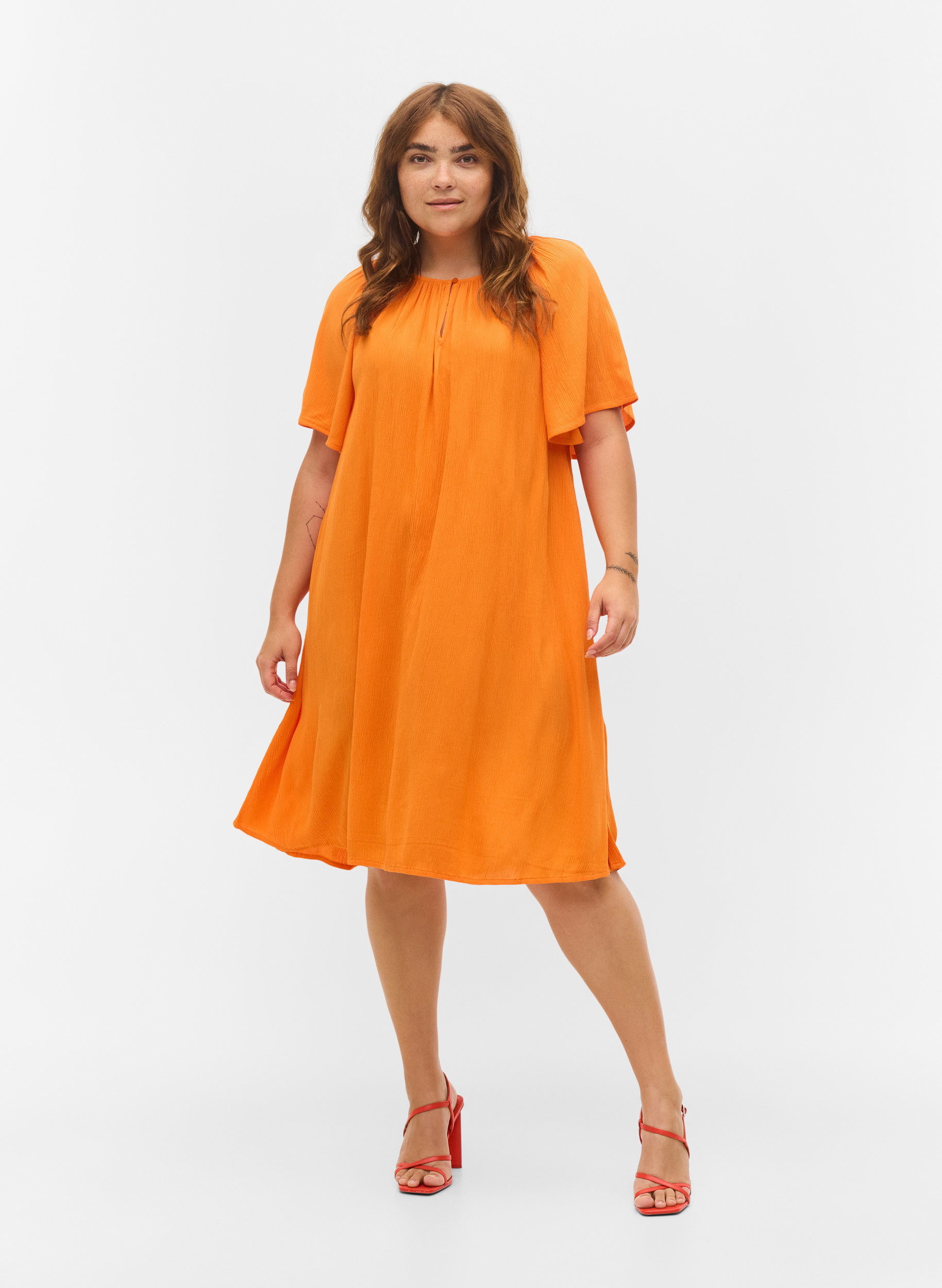 Kortærmet kjole i viskose, Orange Peel, Model image number 2