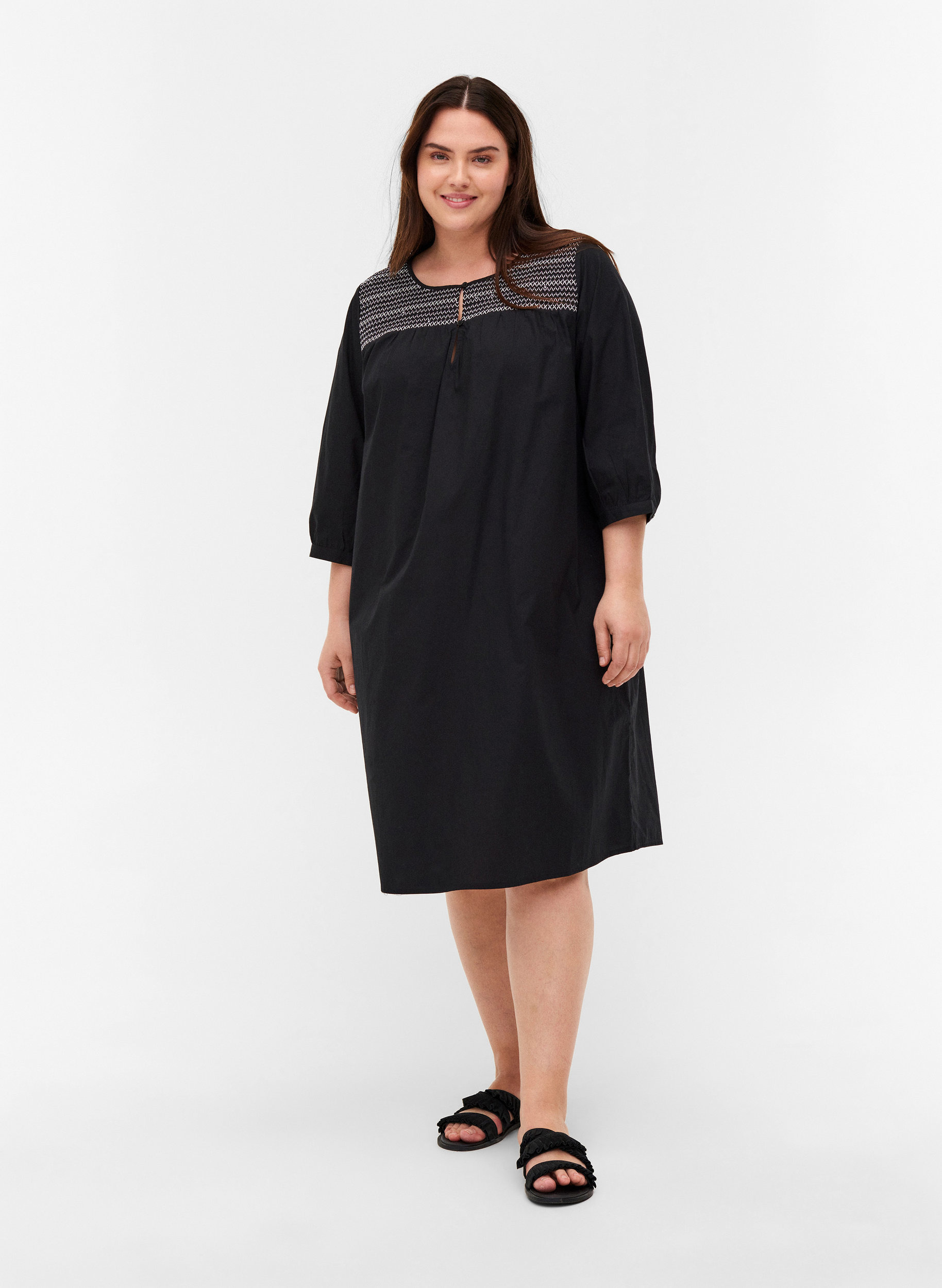 Kjole i bomuld med smock og a-form, Black, Model image number 3