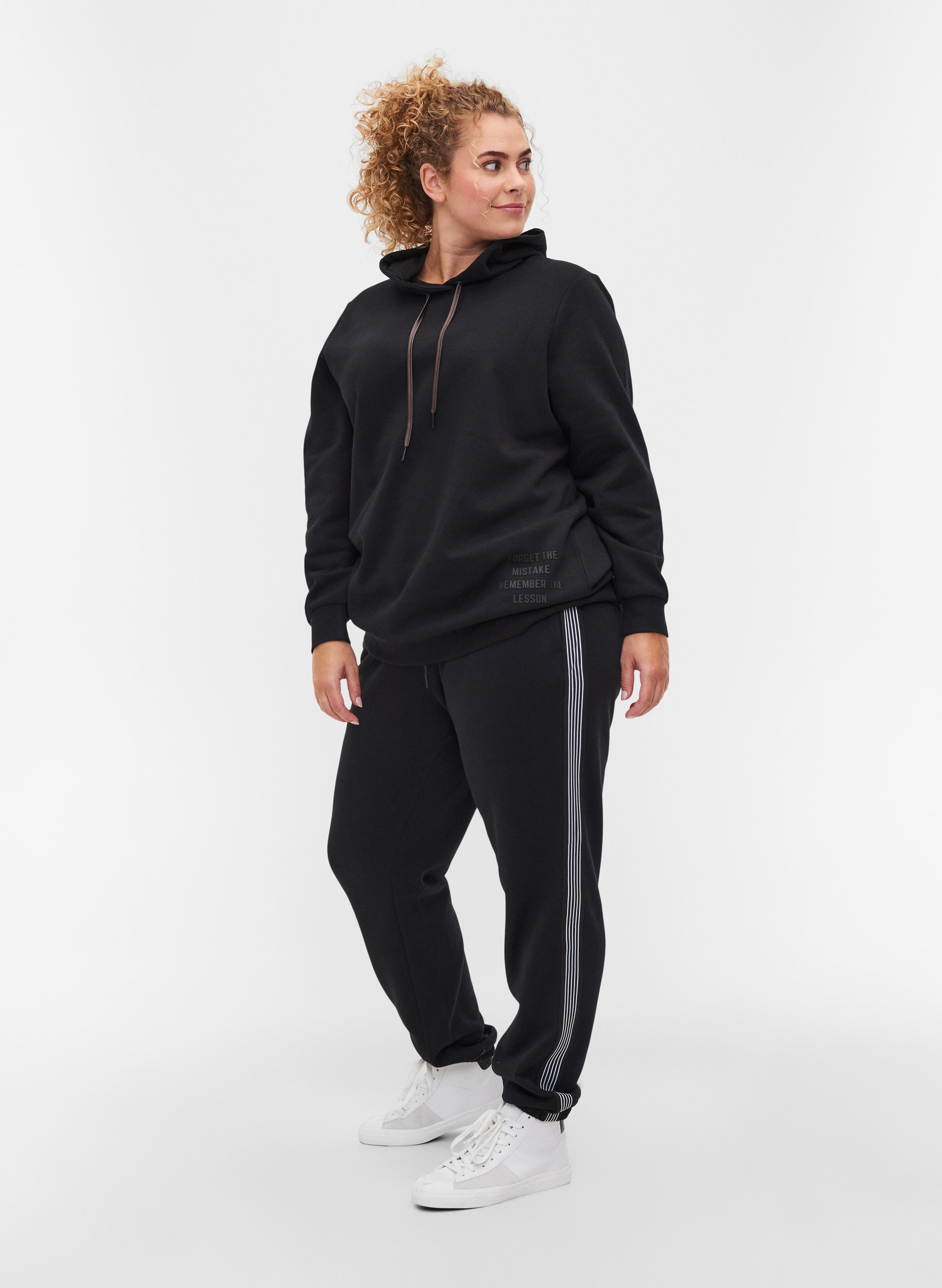 Sweatpants med snøre og lommer, Black, Model image number 0