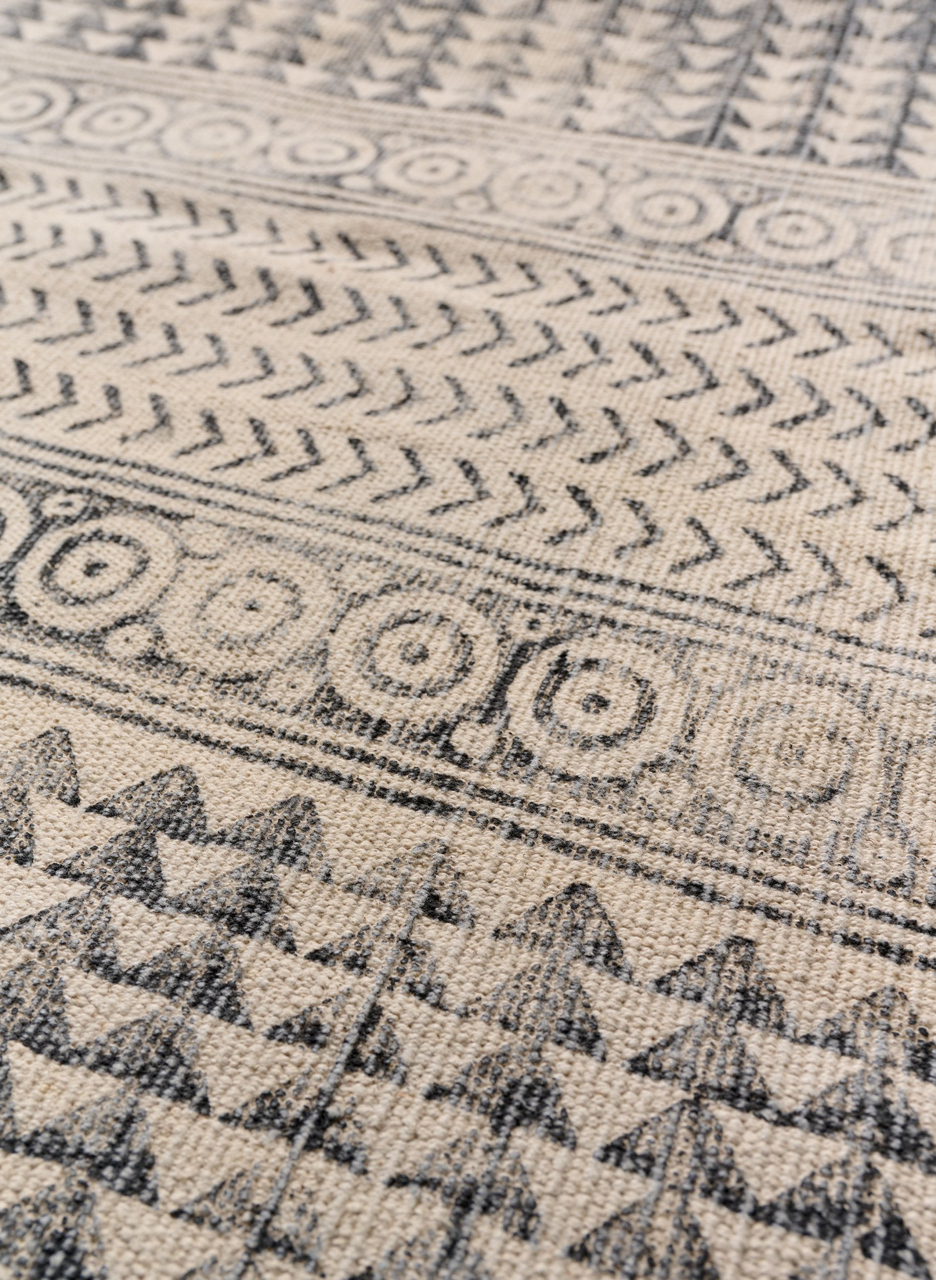 Mønstret tæppe med frynser, Black/White, Packshot image number 2