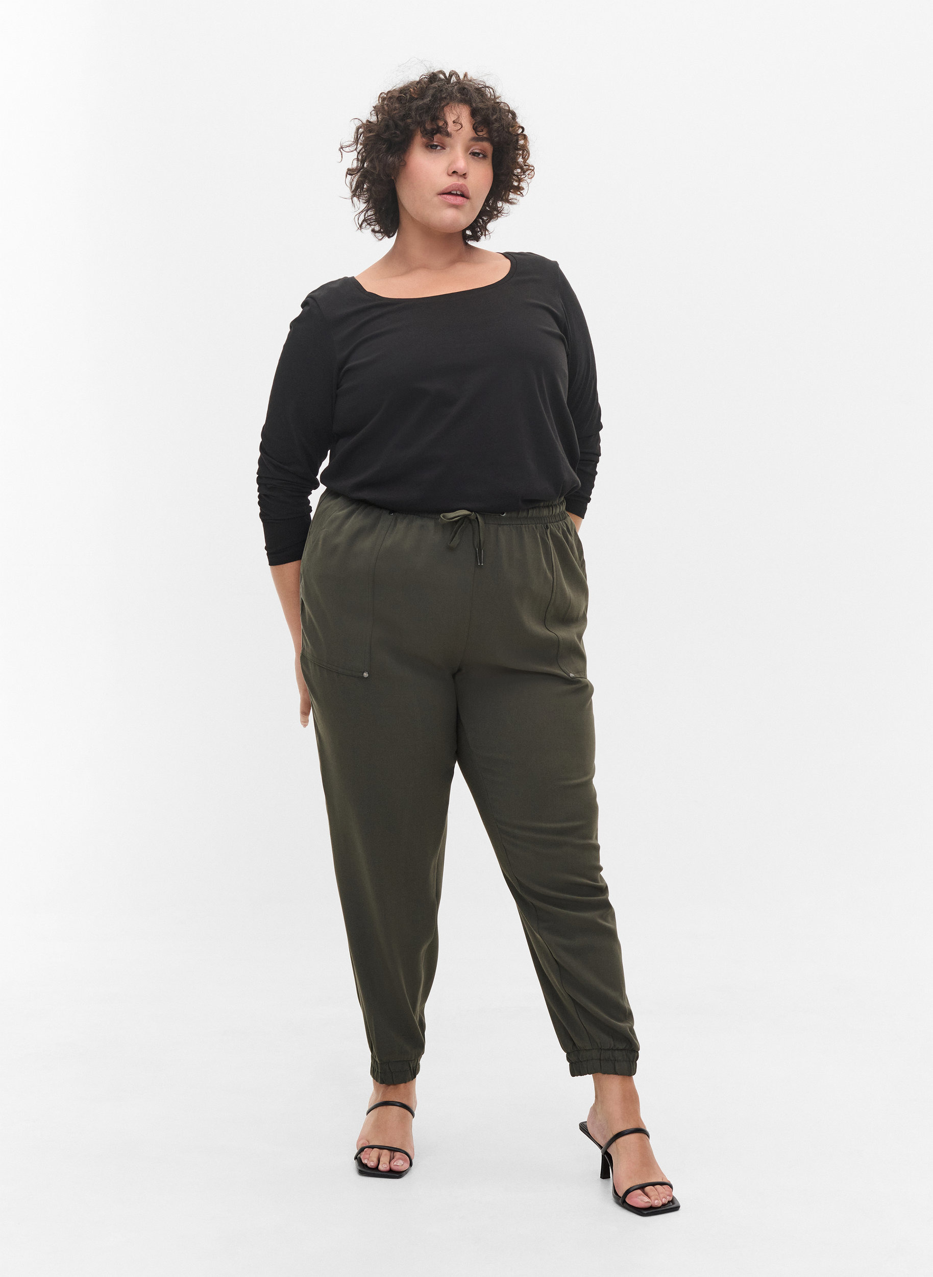 Bukser med lommer og elastikkant , Dark Olive, Model image number 0