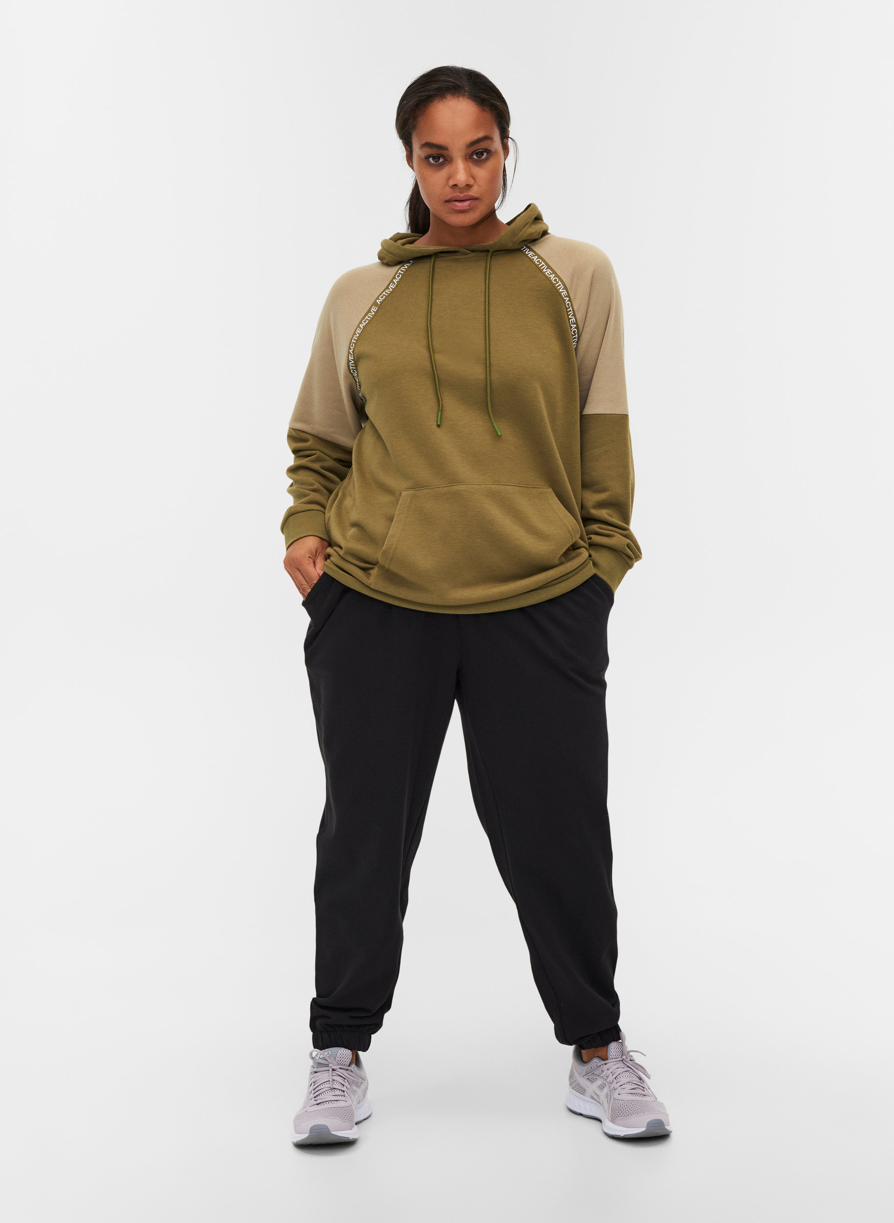 Sweatshirt med hætte og lomme, Olive Drab, Model image number 2