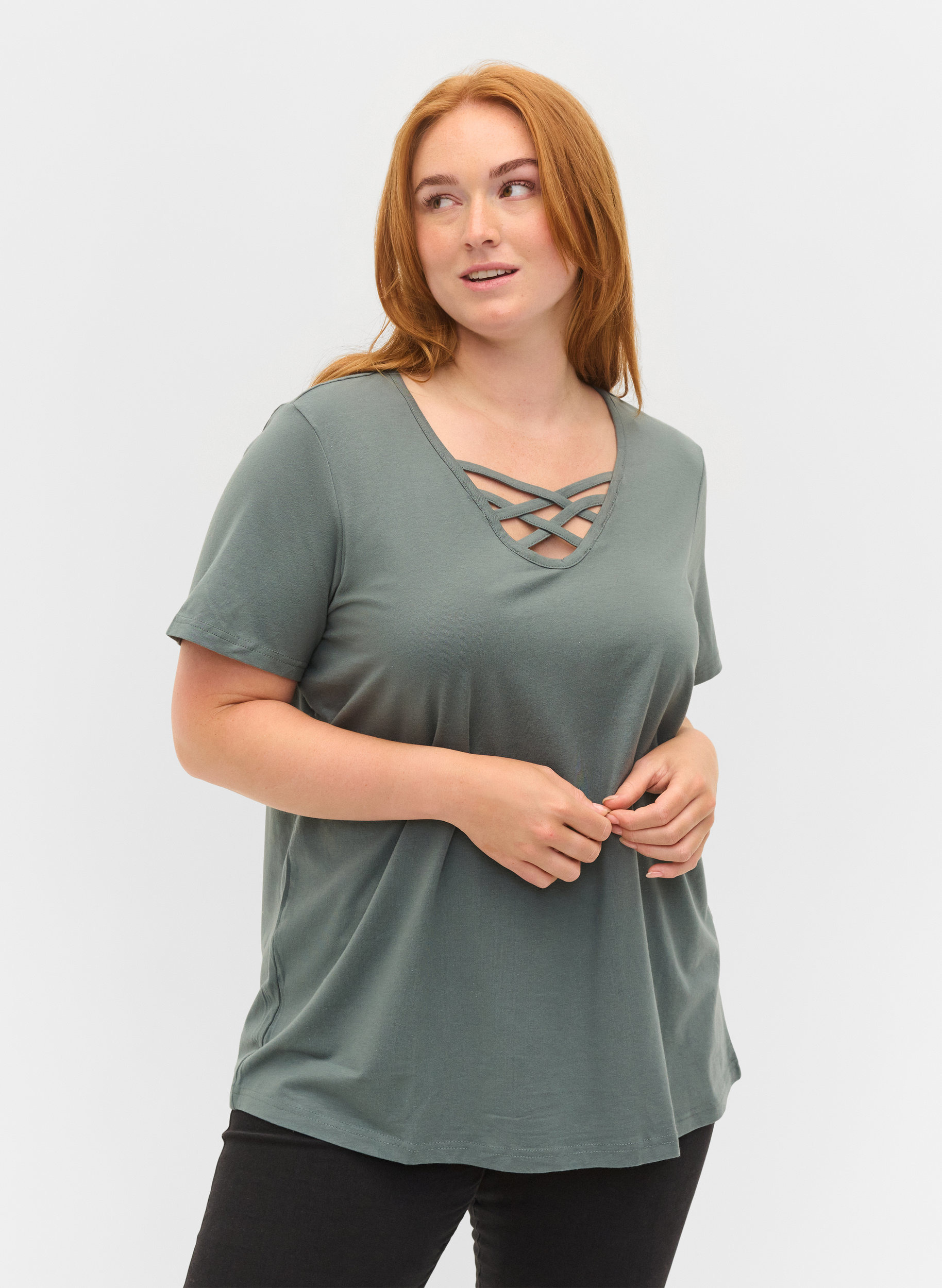 Kortærmet t-shirt med v-udskæring, Balsam Green, Model image number 0