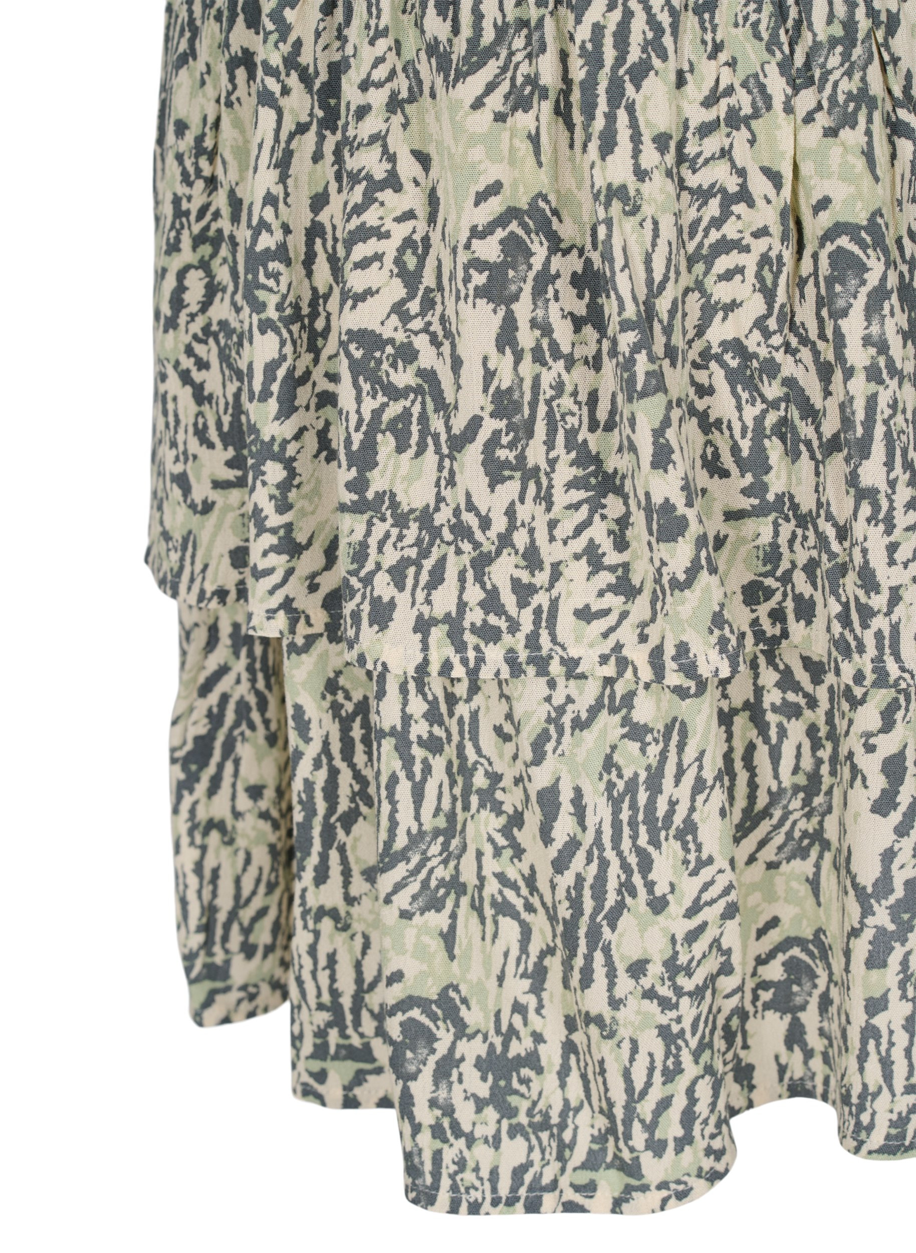 Printet viskose nederdel med smock, Balsam Green AOP, Packshot image number 3