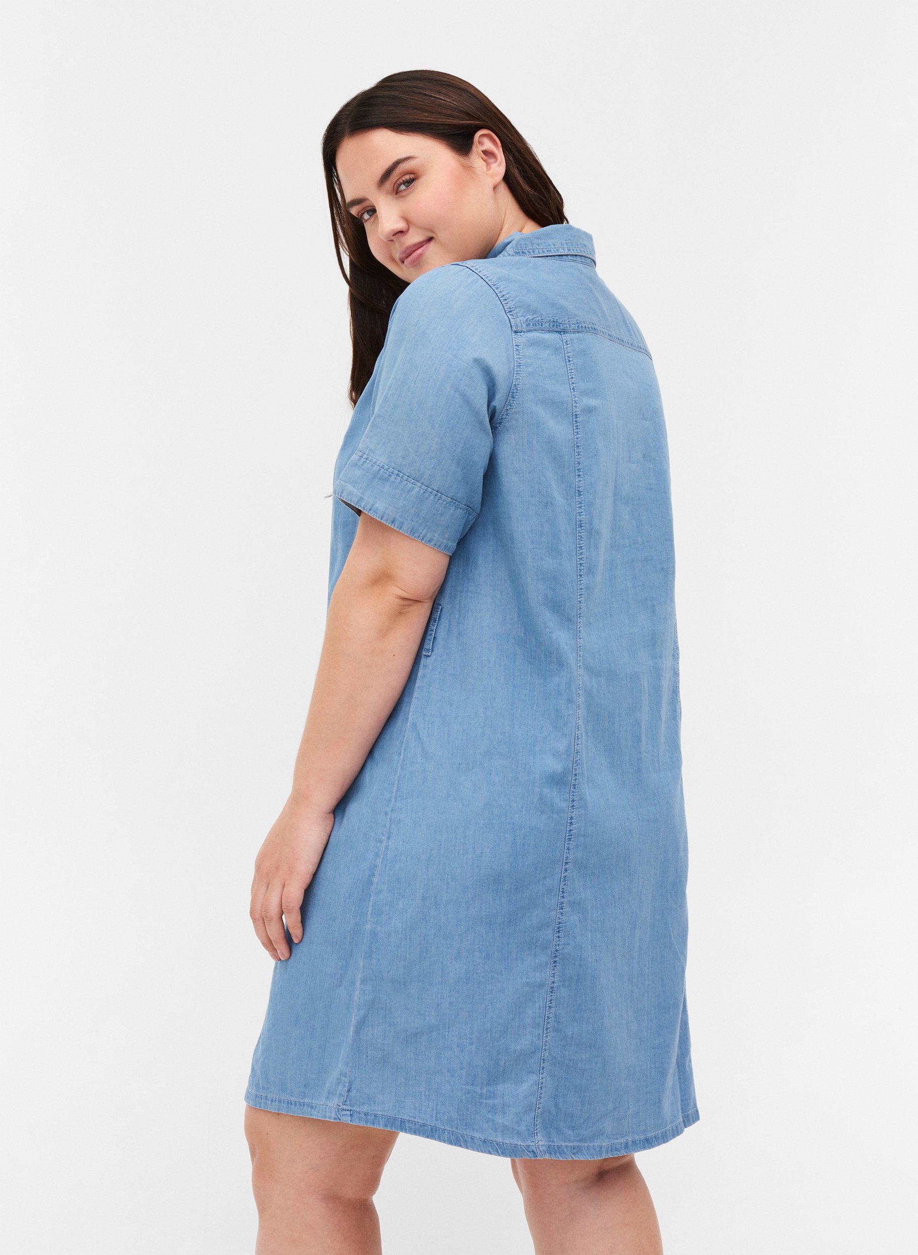 Kortærmet denim skjortekjole med bælte, Light blue denim, Model image number 1