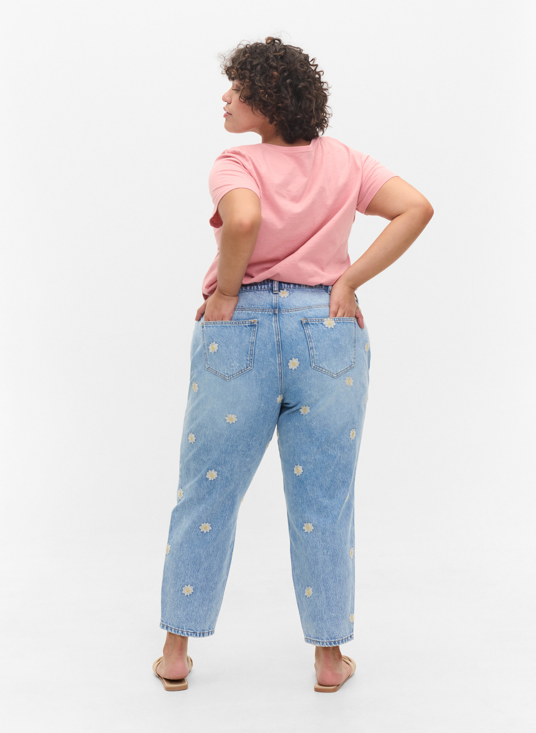 Mille mom fit jeans med blomster broderi, Light Blue w. Flower, Model image number 0