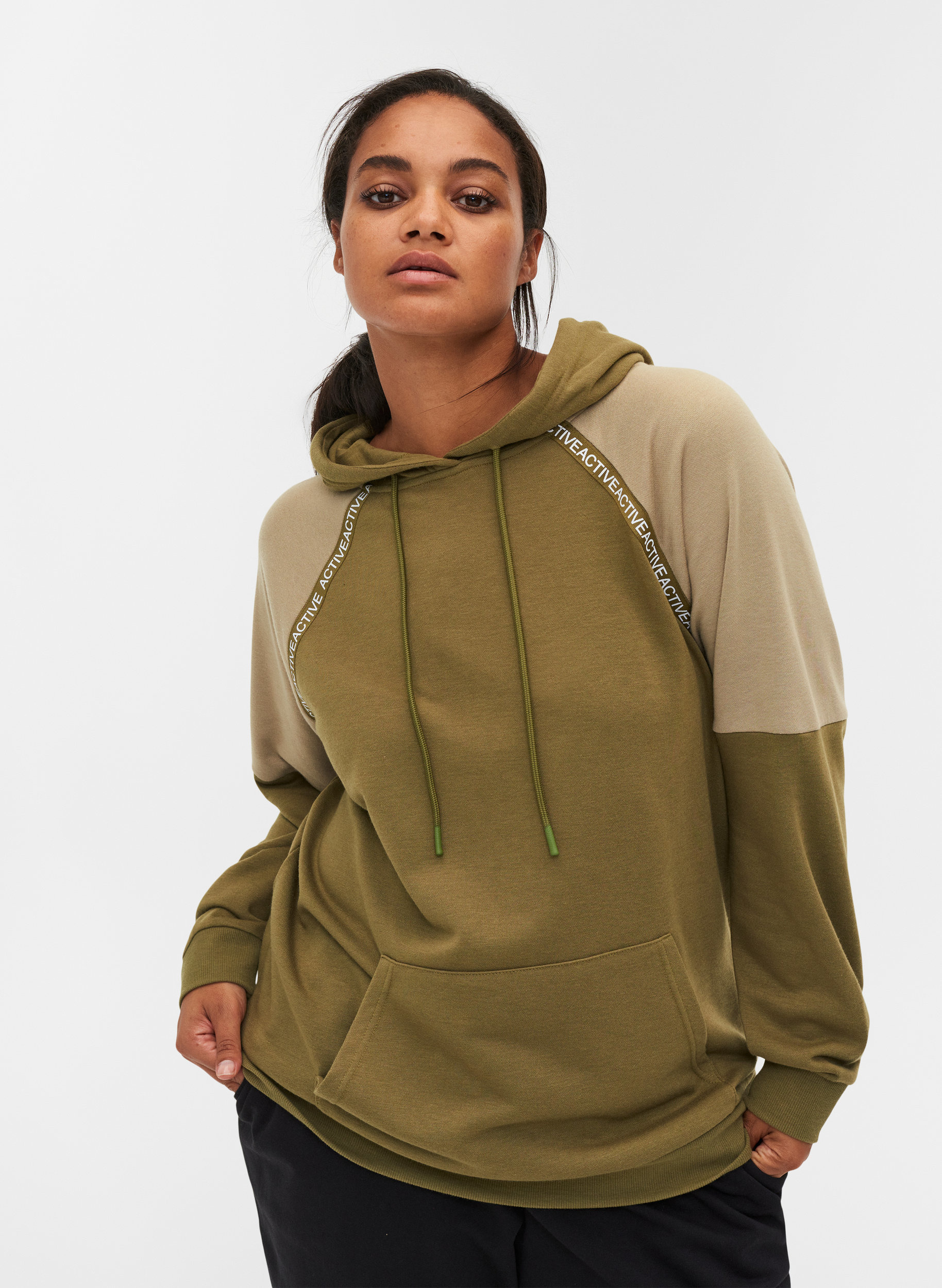 Sweatshirt med hætte og lomme, Olive Drab, Model image number 0