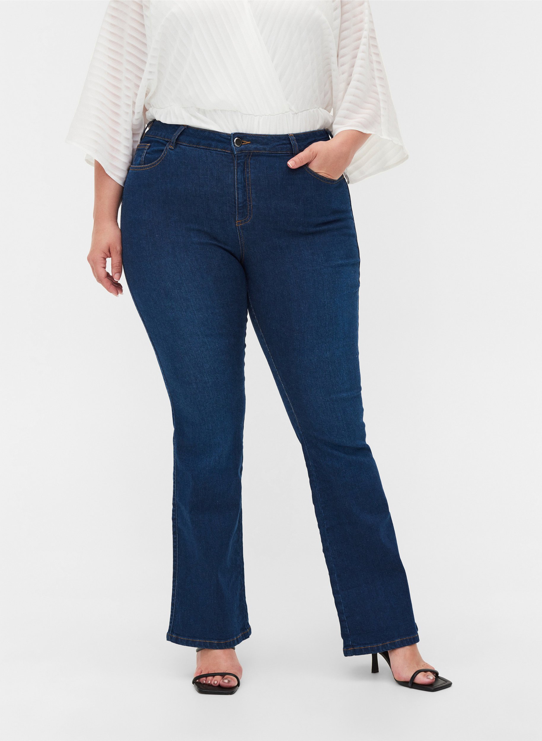 Højtaljet Ellen bootcut jeans, Dark blue denim, Model image number 2