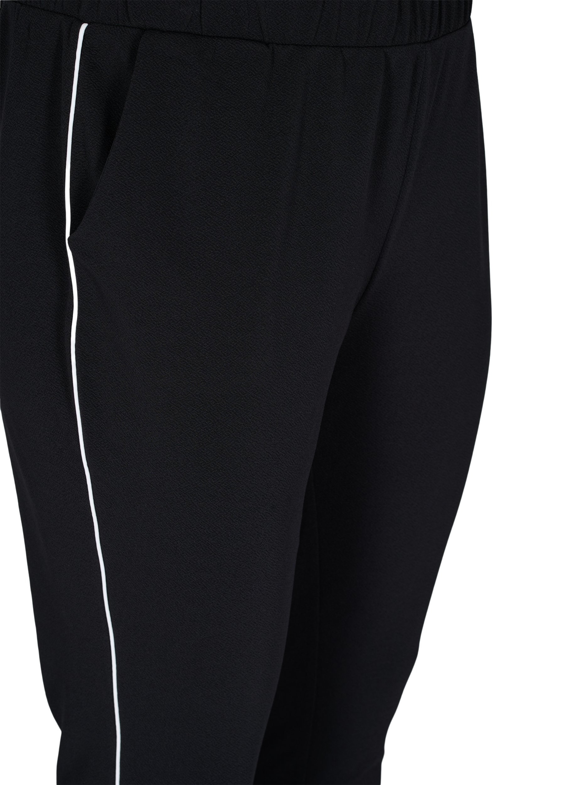 Bukser med lommer og piping, Black w. White, Packshot image number 2