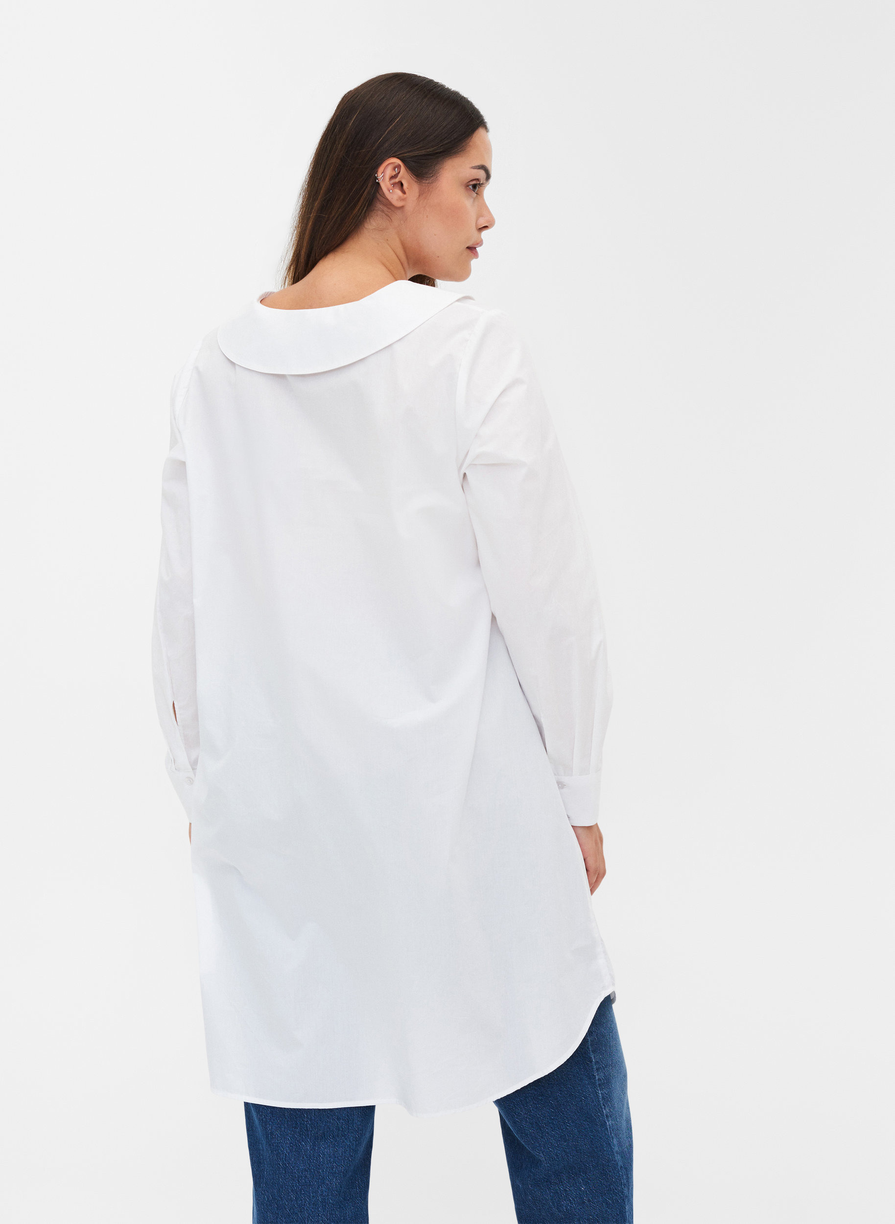 Lang skjorte i bomuld med stor krave, Bright White, Model image number 1