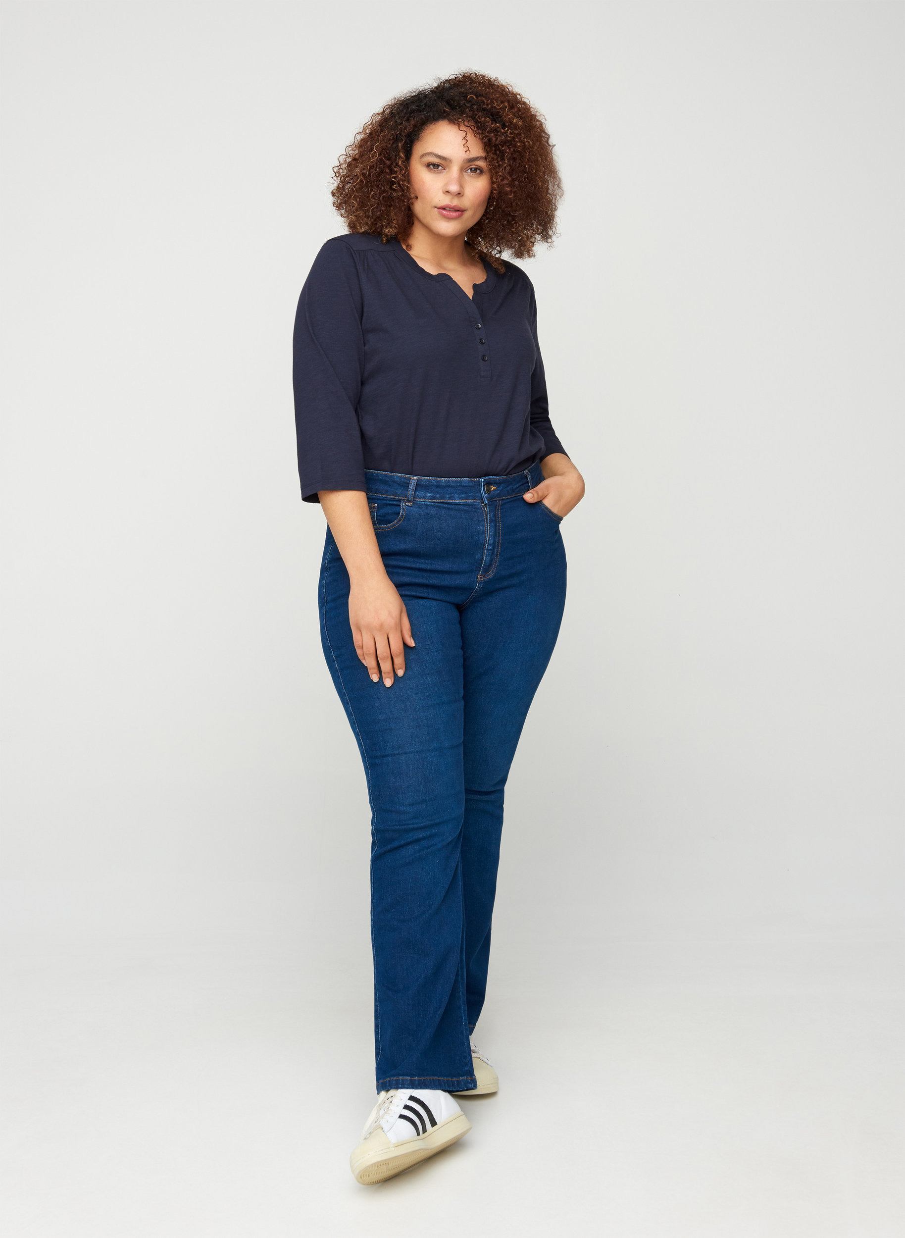 Højtaljet Ellen bootcut jeans, Dark blue denim, Model image number 3