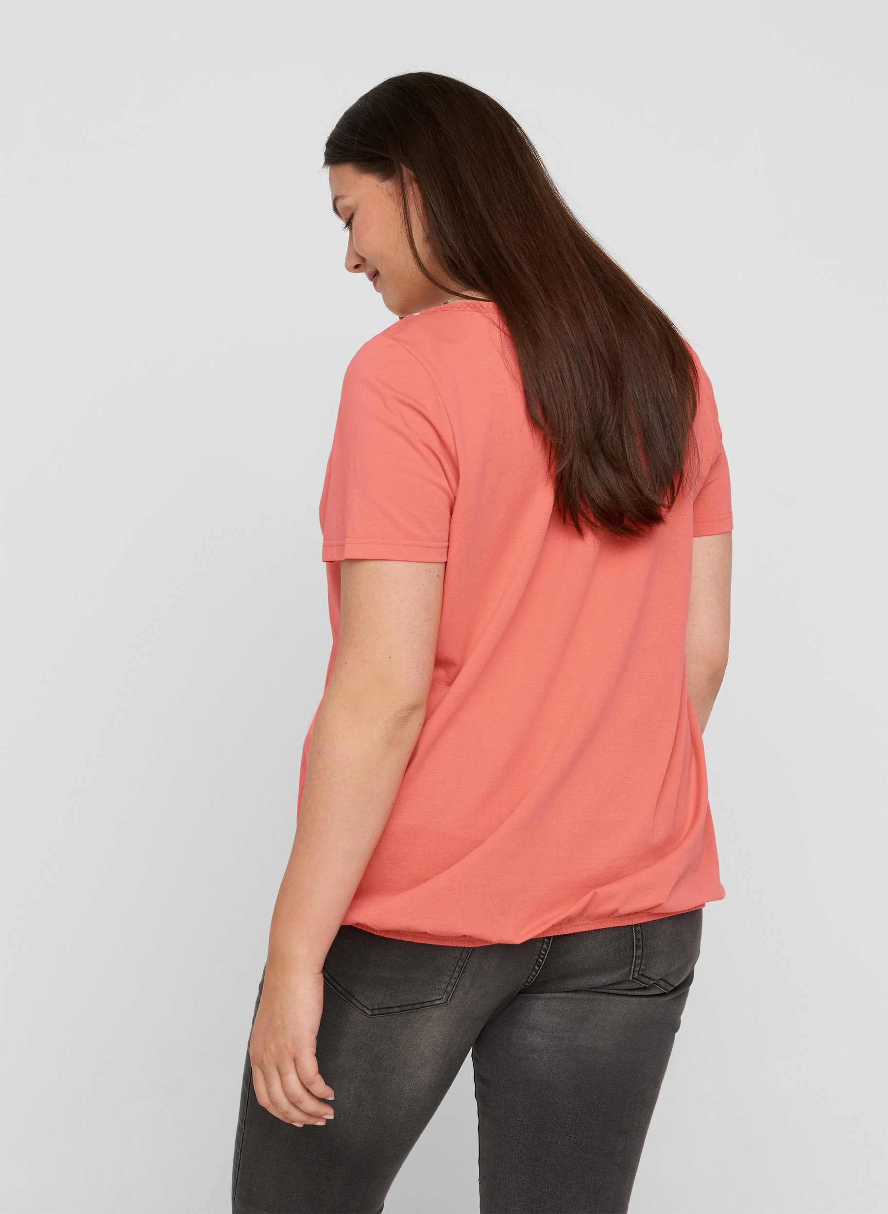 Kortærmet t-shirt med rund hals og blondekant, Living Coral, Model image number 1