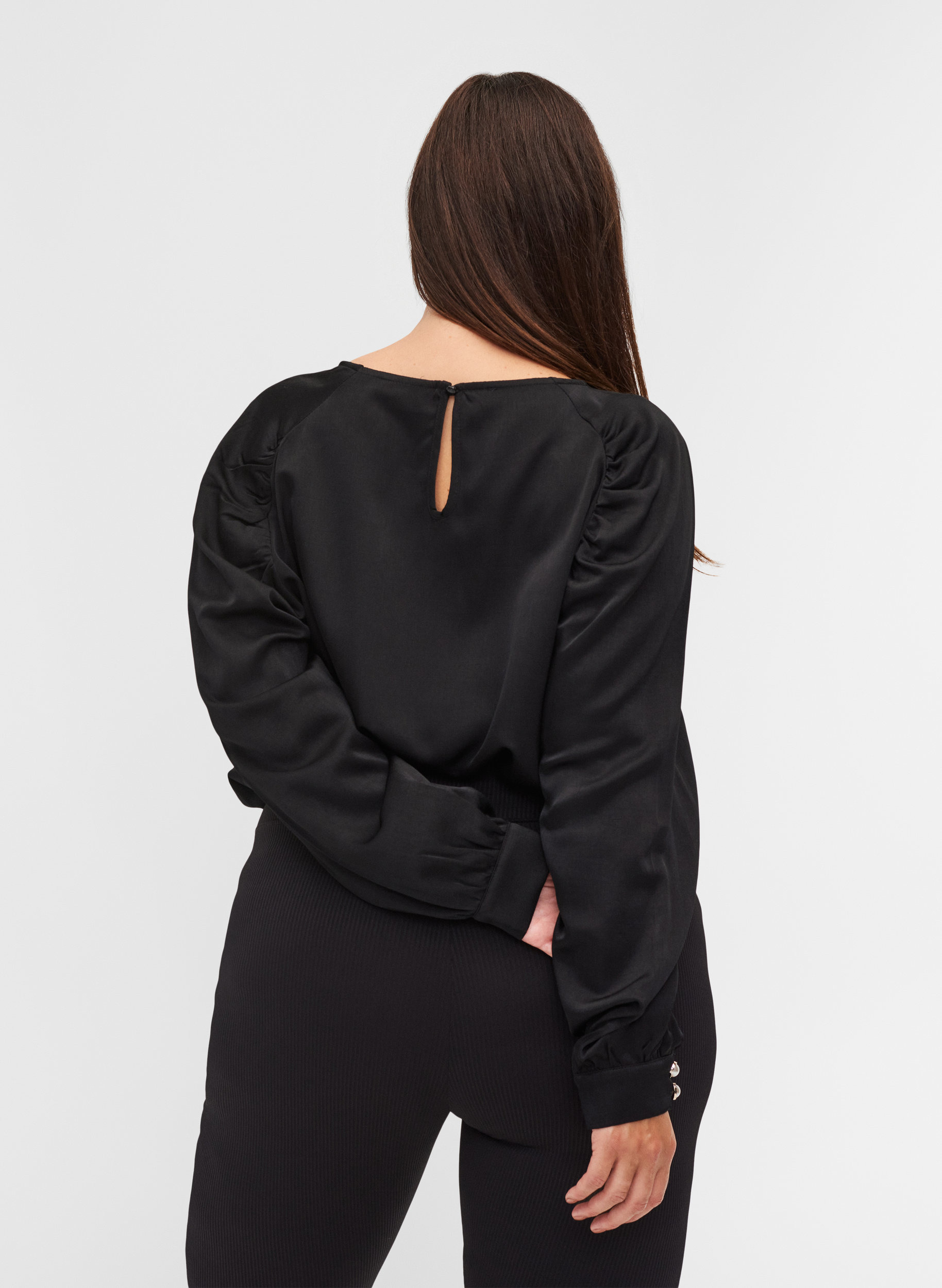 Langærmet bluse med rynkedetalje, Black, Model image number 1