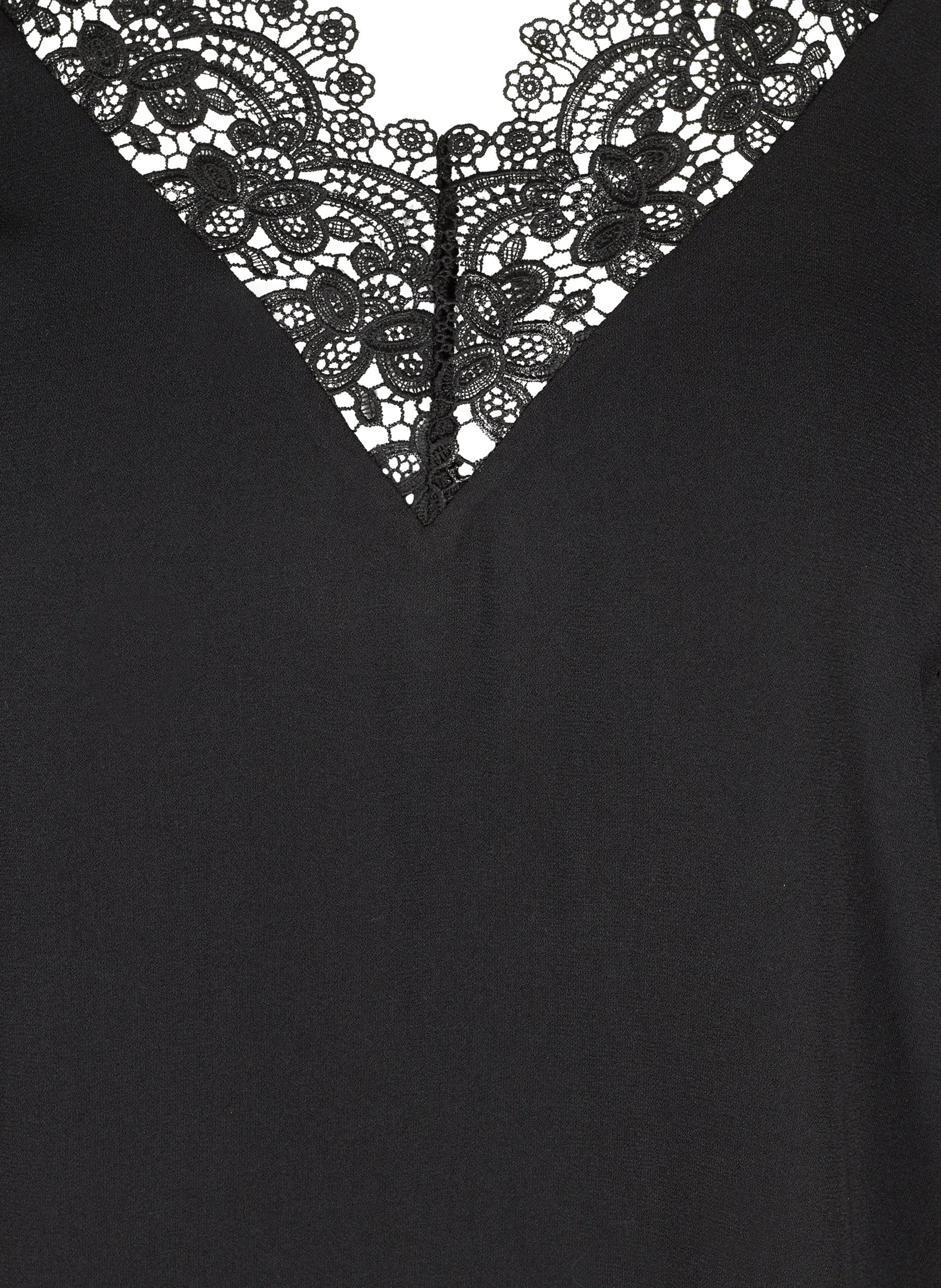 Ensfarvet bluse med blonder og 3/4 ærmer, Black, Packshot image number 2