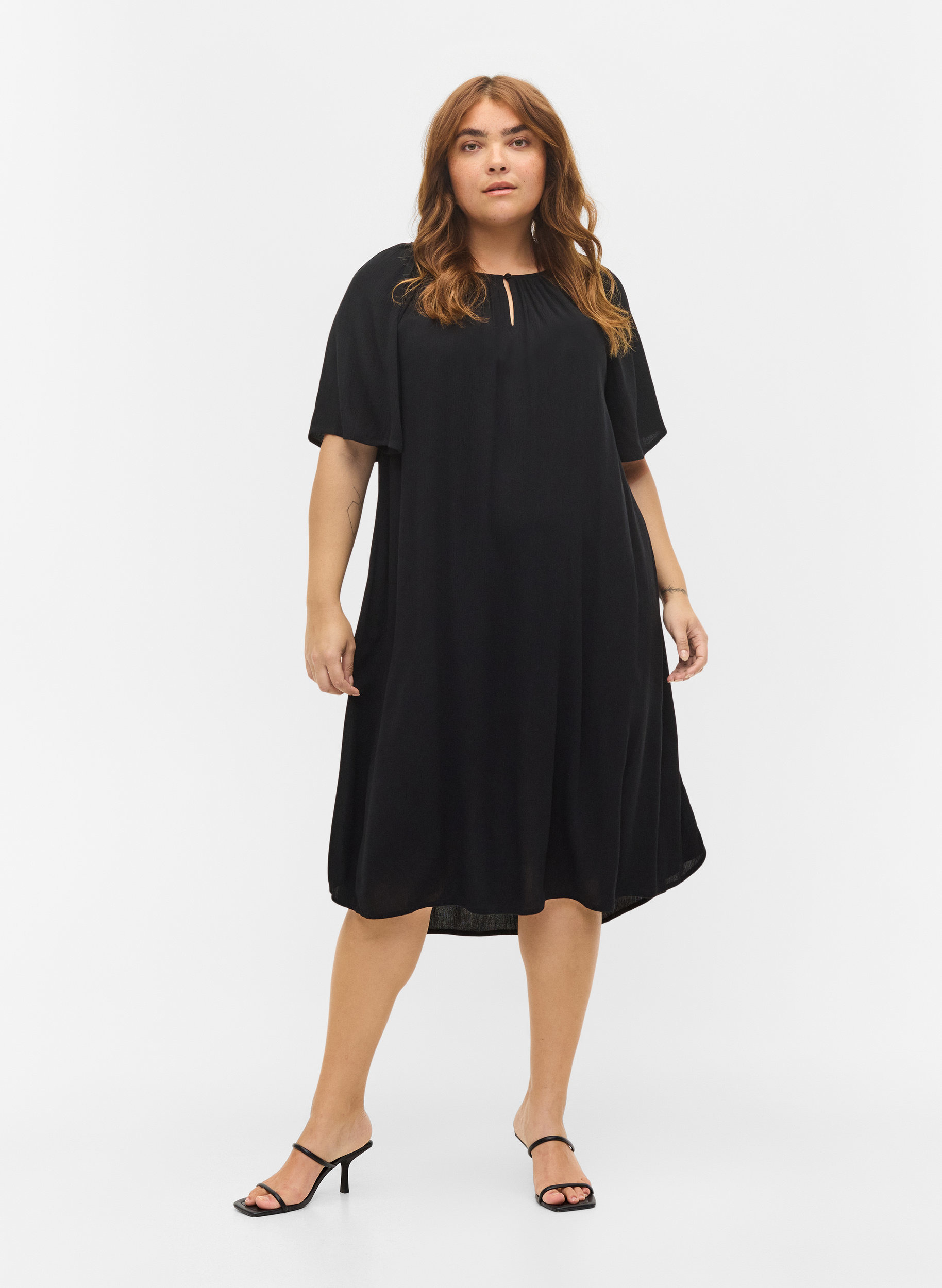 Kortærmet kjole i viskose, Black, Model image number 2