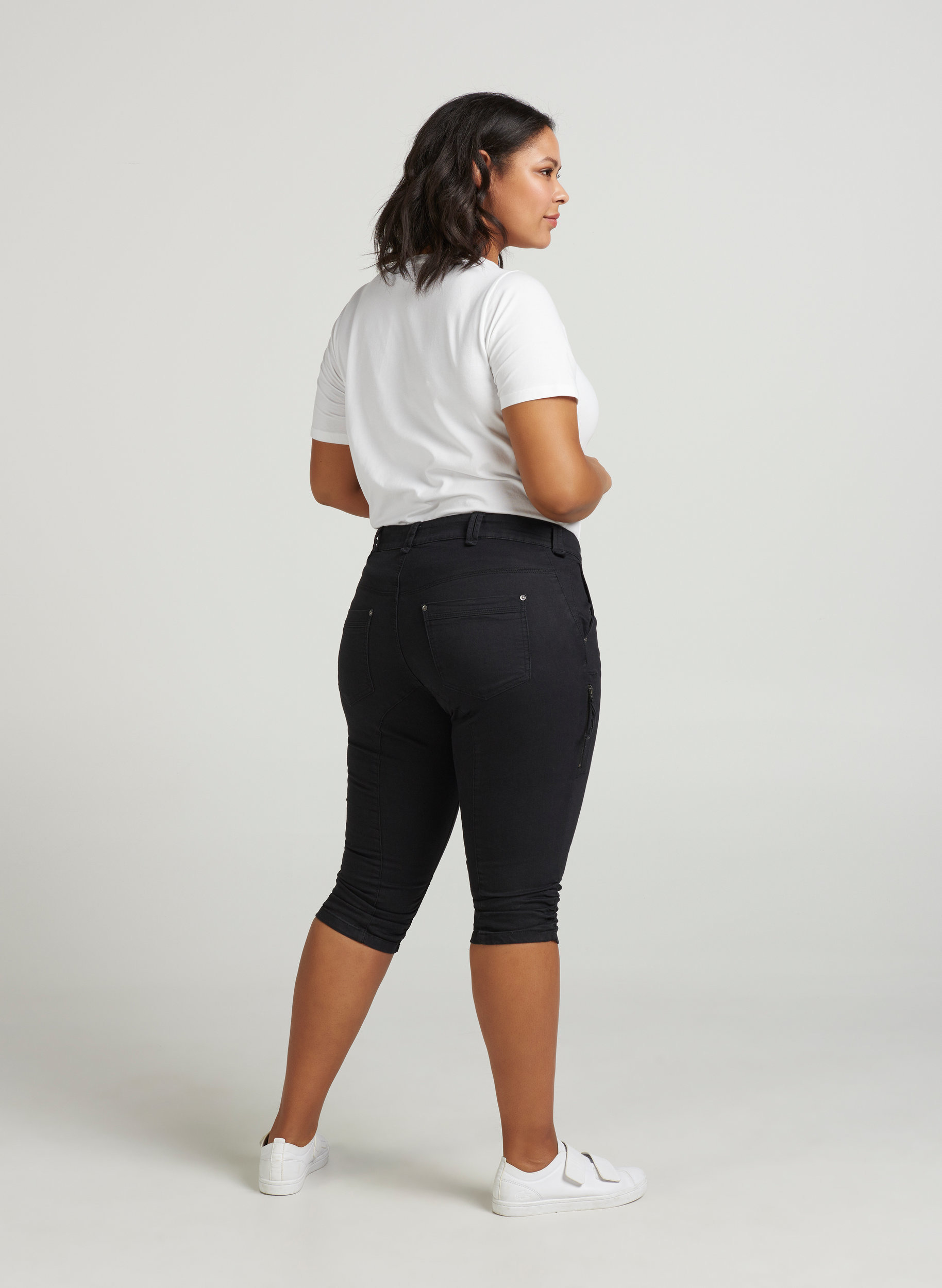 Slim fit capri jeans med lommer, Black, Model image number 1