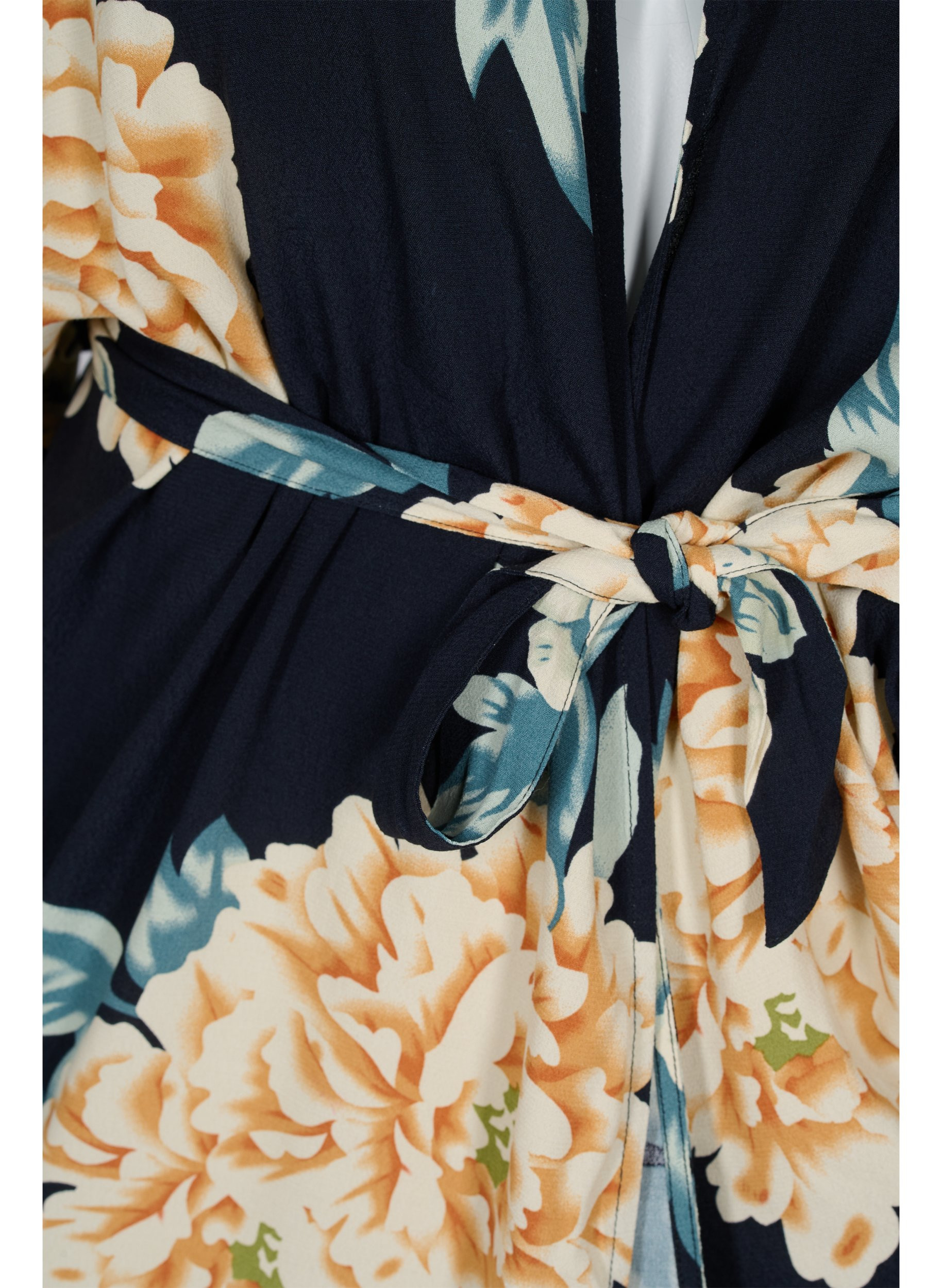 Printet viskose kimono med 3/4 ærmer, Roses on Navy, Packshot image number 2